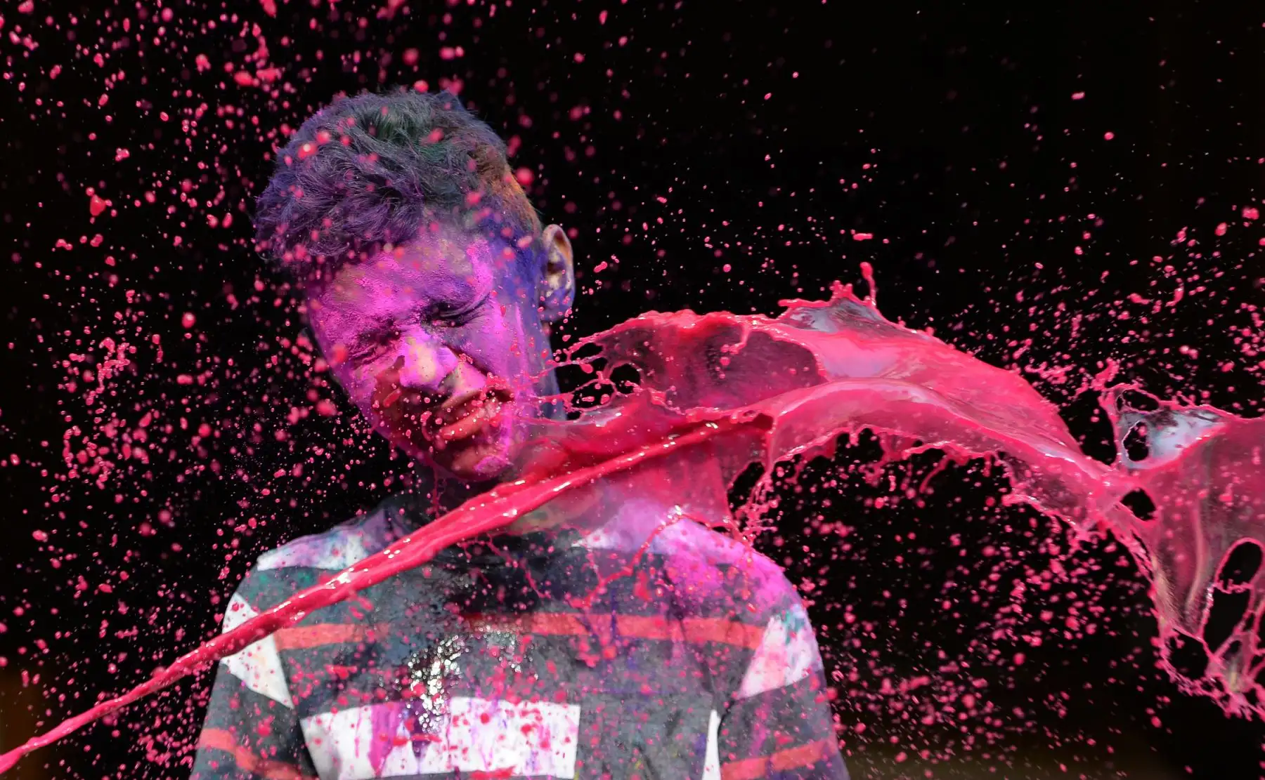 En la primavera se celebra por todo lo alto el Festival Holi en la India y Nepal, probablemente la fiesta más colorida del mundo, la cual se festeja cada año con la llegada del equinoccio de primavera. Foto: AFP