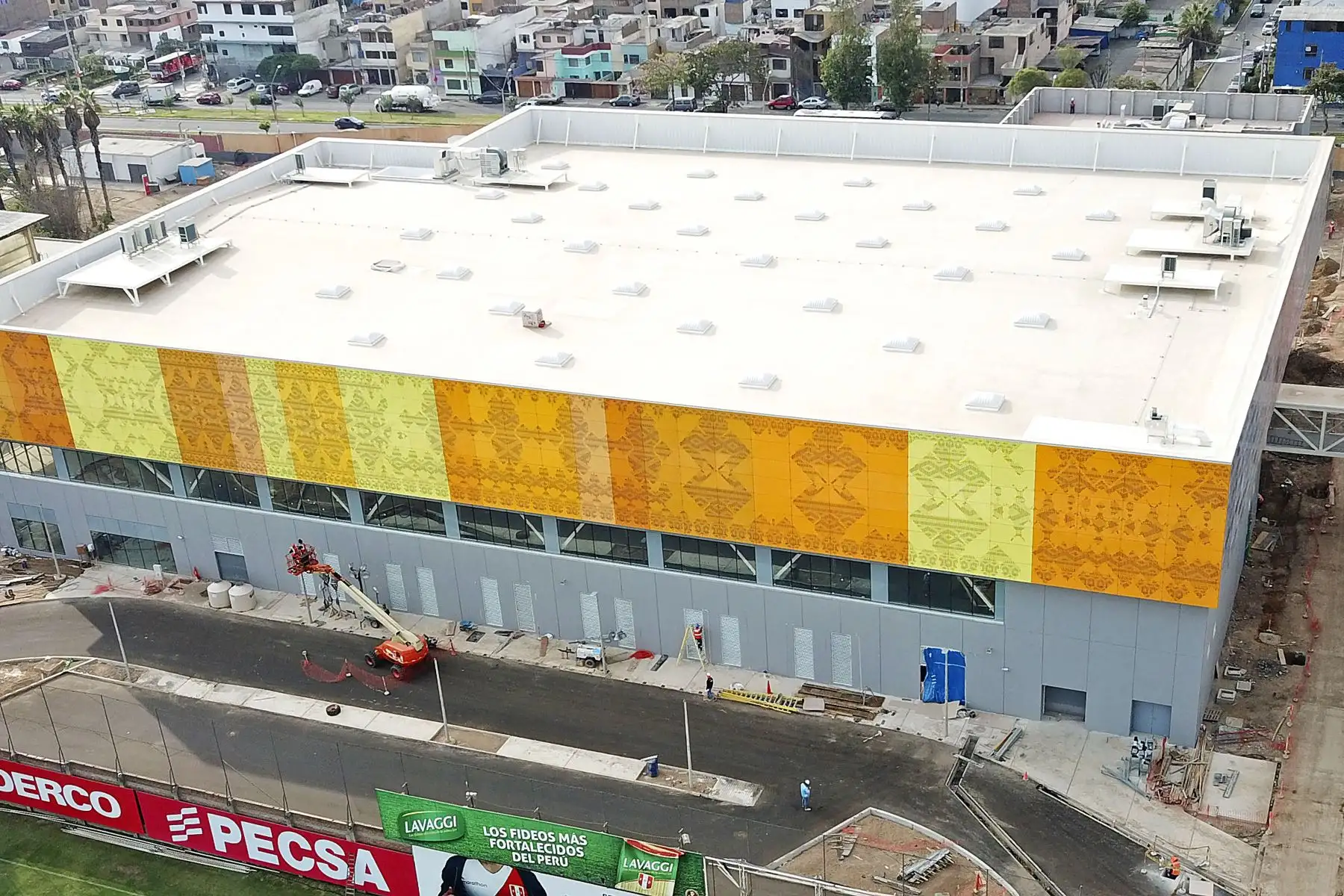 Avance de obras de Lima 2019 en el La Villa Deportiva Nacional (VIDENA).
Exterior del Polideportivo 3.FOTO: Andina Difusión