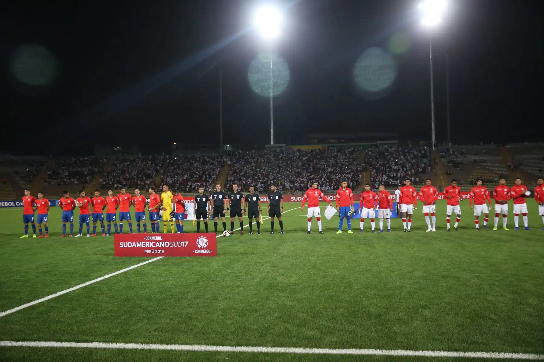 Partido entre Perú vs Chile, del Grupo A del Campeonato Sudamericano Sub 17, en el estadio de la UNMSM. Foto: ANDINA/ Jhony Laurente