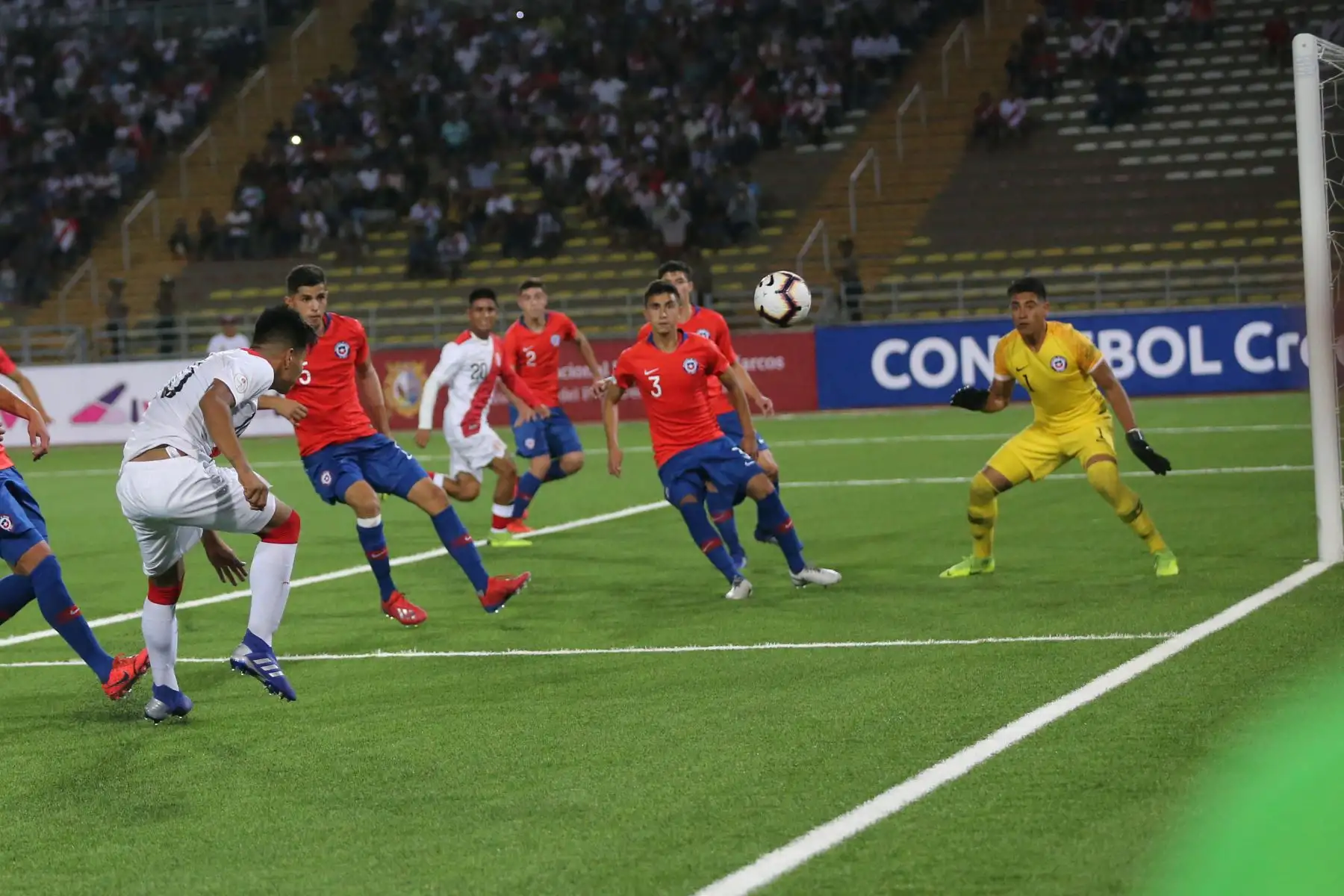 Partido entre Perú vs Chile, del Grupo A del Campeonato Sudamericano Sub 17, en el estadio de la UNMSM. Foto: ANDINA/ Jhony Laurente