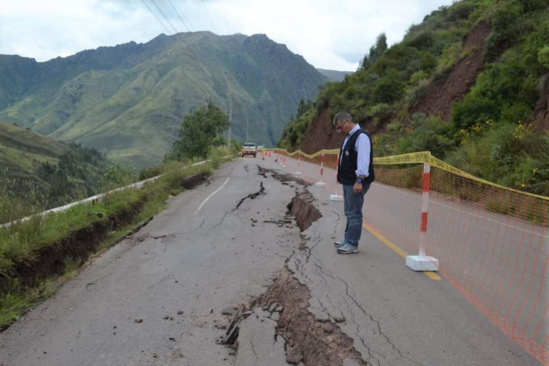 Cierran carretera Cusco-Valle Sagrado por daños en plataforma de la vía. ANDINA/Difusión