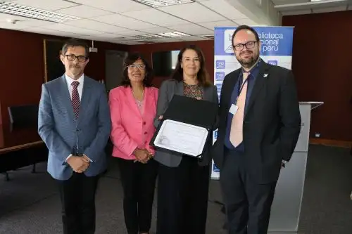 Biblioteca Nacional recibe certificado de la Unesco Foto: BNP