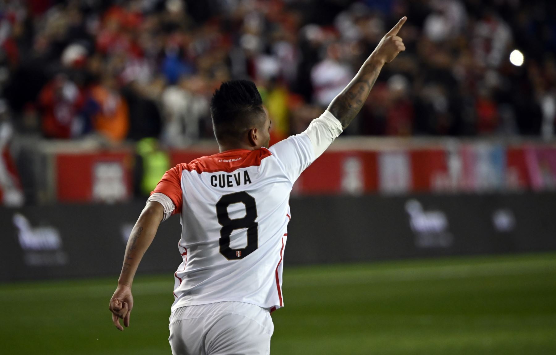 Christian Cueva de Perú celebra después de marcar contra Paraguay durante el partido amistoso internacional entre Perú y Paraguay en el Red Bull Arena de Nueva Jersey.Foto:AFP
