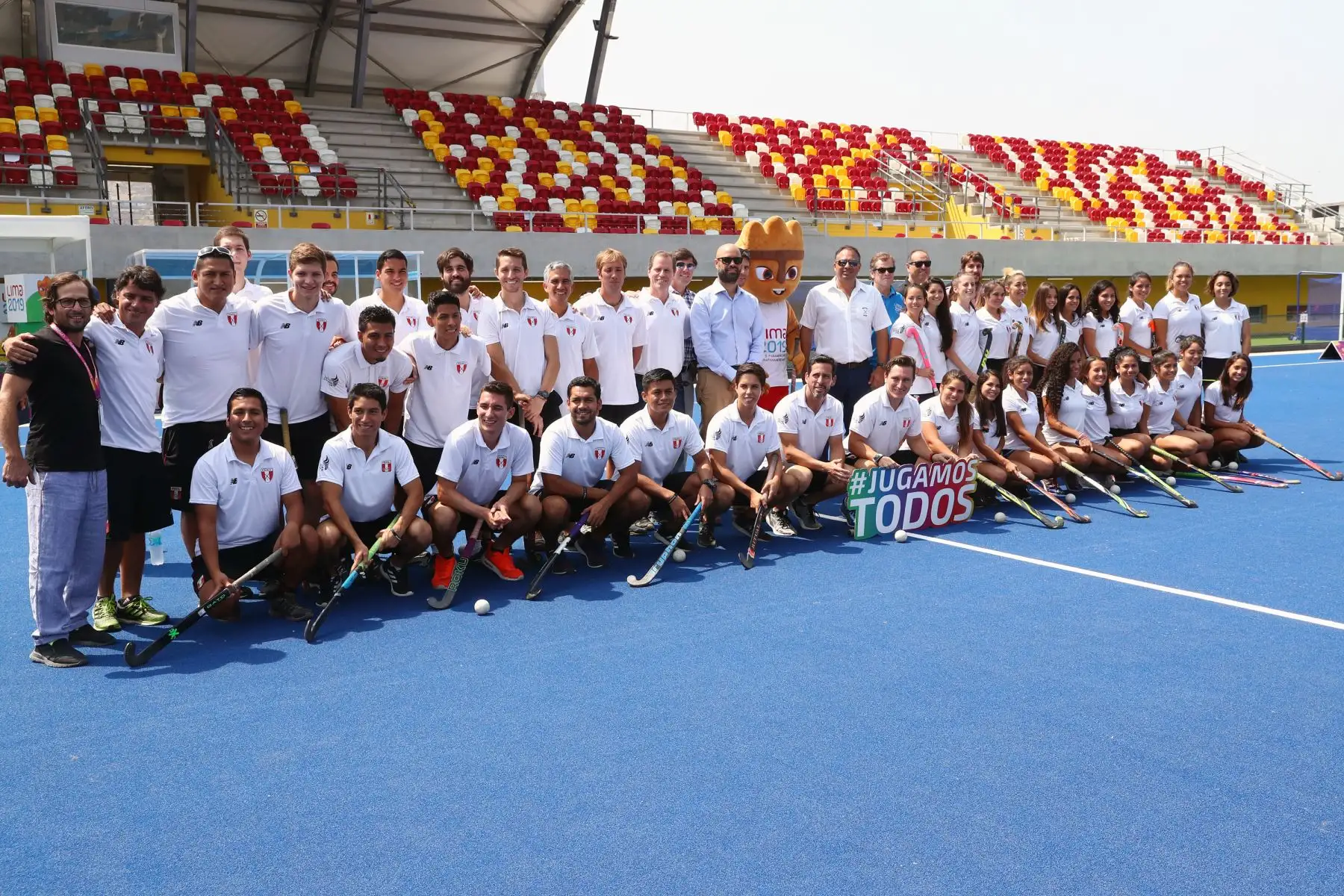 El Comité Organizador de los XVIII Juegos Panamericanos Lima 2019 hace la entrega oficial del campo de juego de Hockey sobre césped en el Complejo Deportivo María del Triunfo. Foto: ANDINA/Norman Córdova
