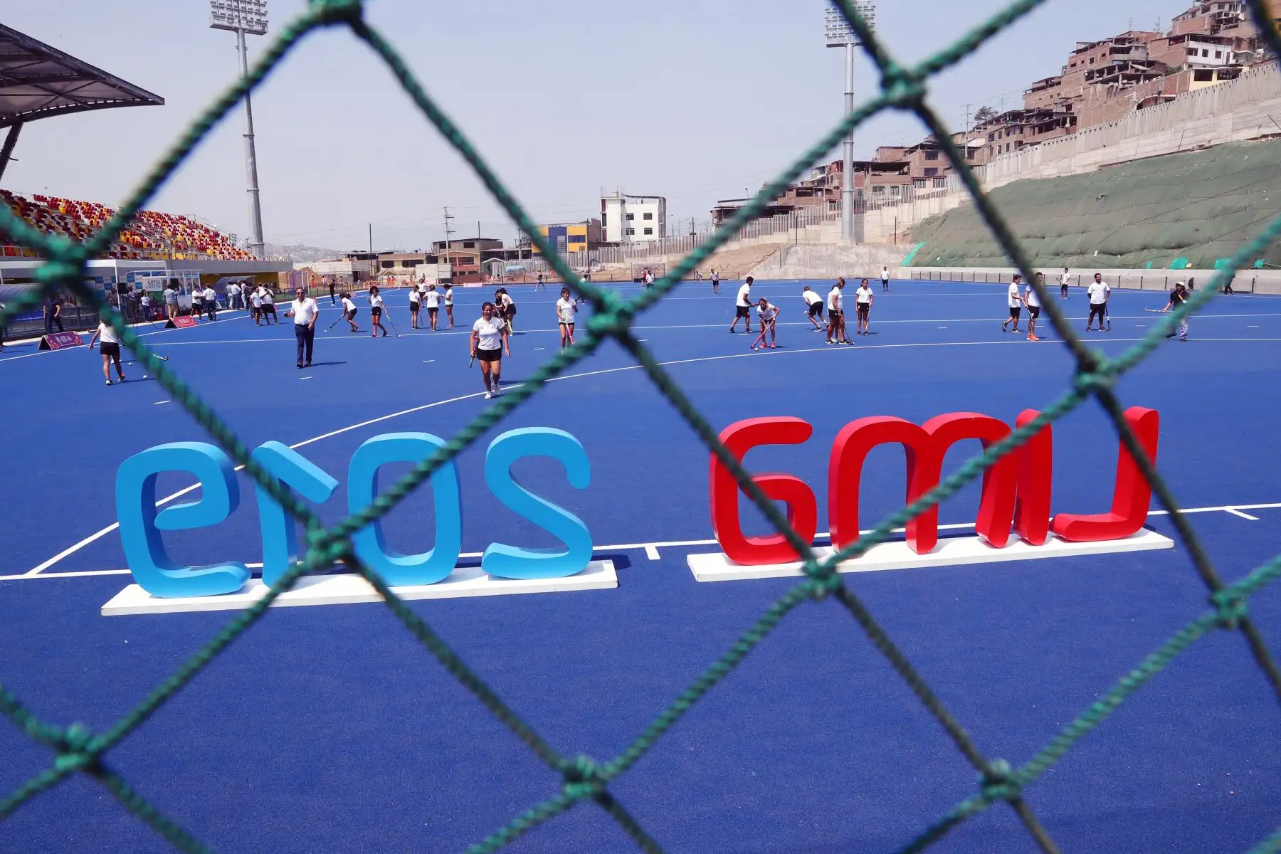 El Comité Organizador de los XVIII Juegos Panamericanos Lima 2019 hace la entrega oficial del campo de juego de Hockey sobre césped en el Complejo Deportivo María del Triunfo. Foto: ANDINA/Norman Córdova