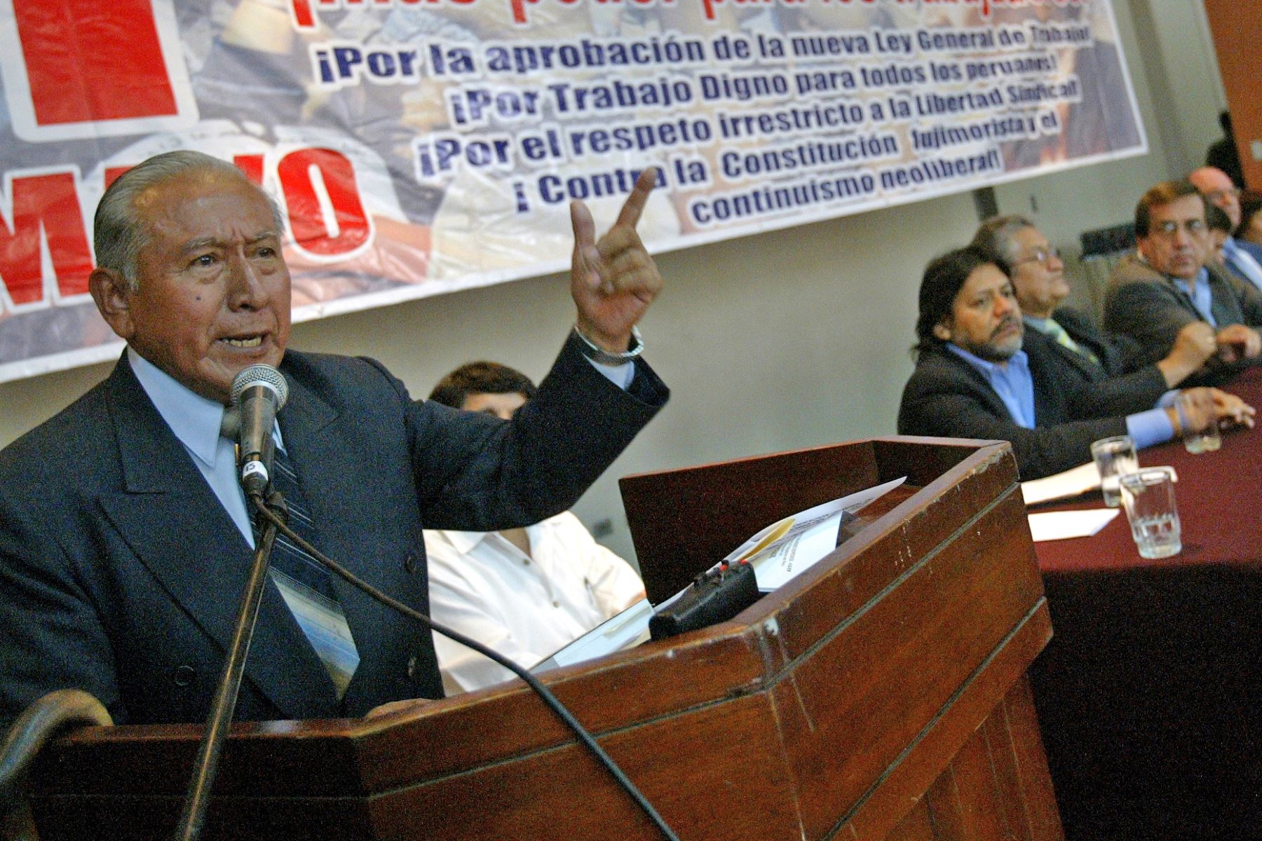 Cesar Lévano, Presidente de la Asociación de Amigos de Mariátegui expone en el Simposio Internacional de José Carlos Mariategui. Foto: ANDINA/Archivo