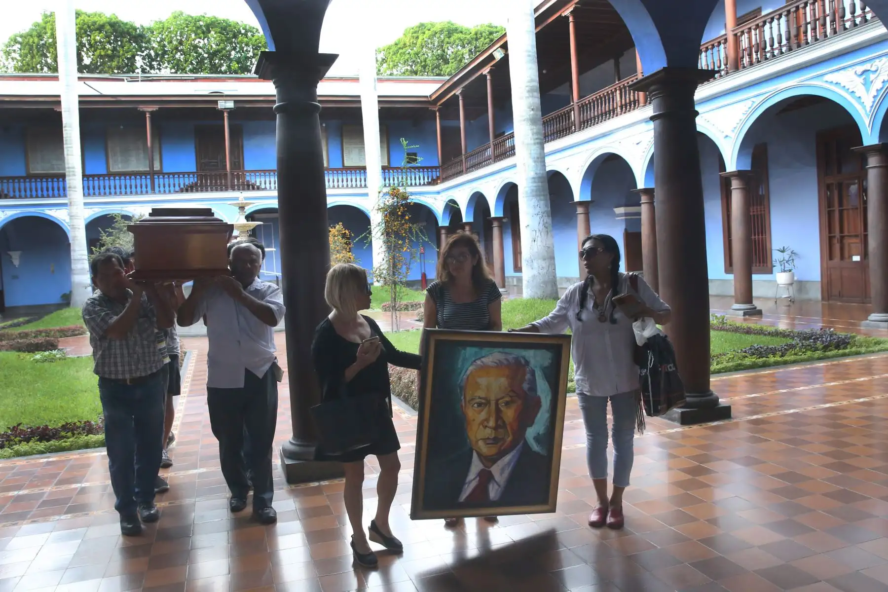Restos del destacado periodista y maestro César Lévano, son velados en la Casona de San Marcos.Foto: ANDINA/Jhony Laurente