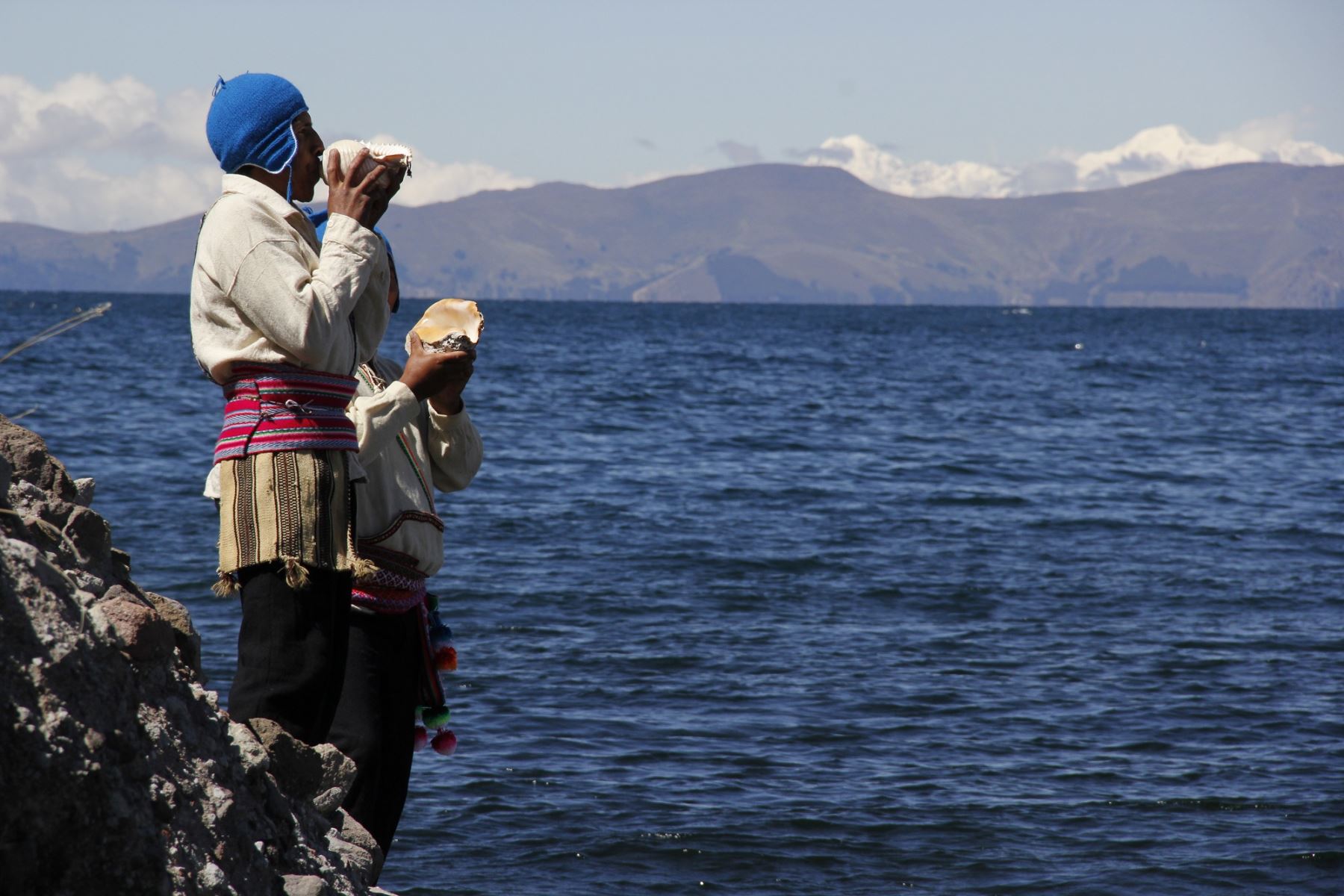 Con ritual místico puneños reflexionan sobre la preservación del lago Titicaca. ANDINA
