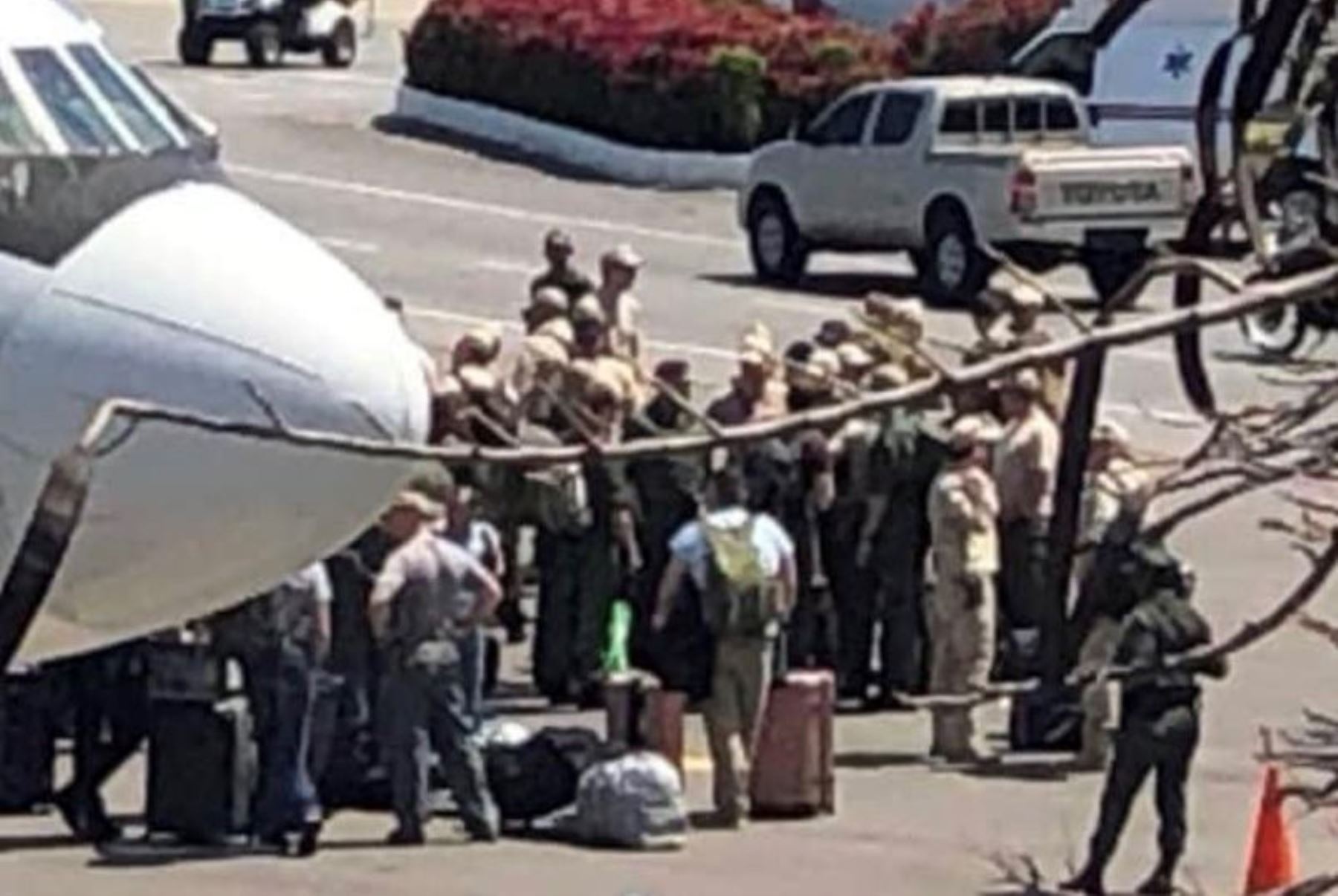 Llegada de aviones rusos al aeropuerto de Venezuela. Foto: @LlopisMarta95/Twitter