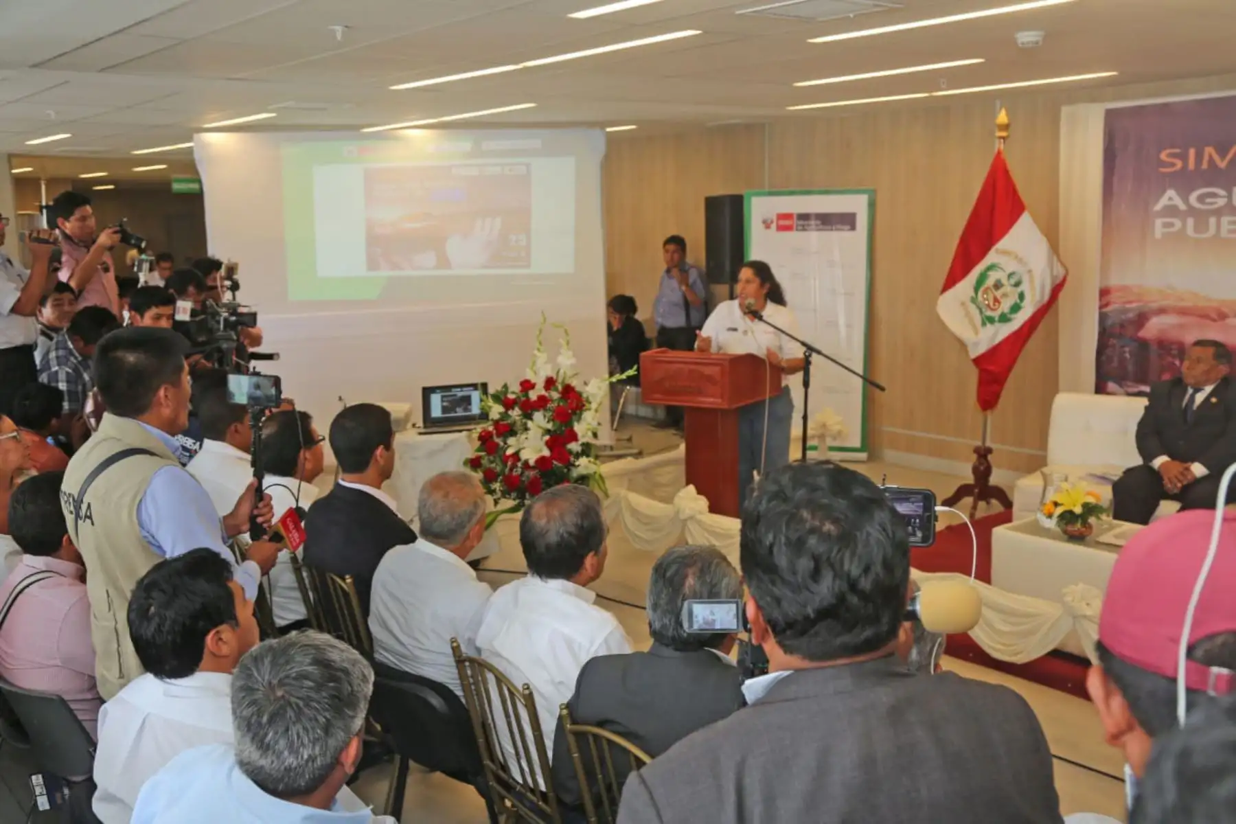 La ministra de Agricultura y Riego, Fabiola Muñoz, participó en el simposio "Agua para nuestros pueblos del sur" desarrollado en Moquegua.