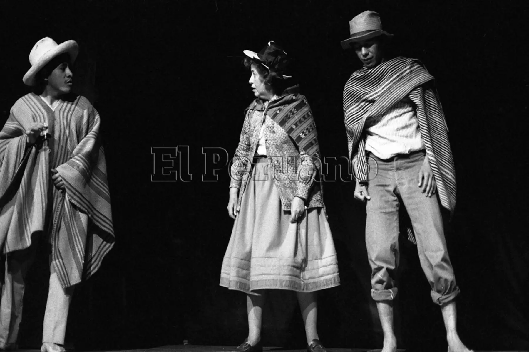 Lima - 6 octiubre 1975 / Una escena de la obra teatral "El Provinciano", interpretado por los actores del Teatro Universitario de San Marcos.