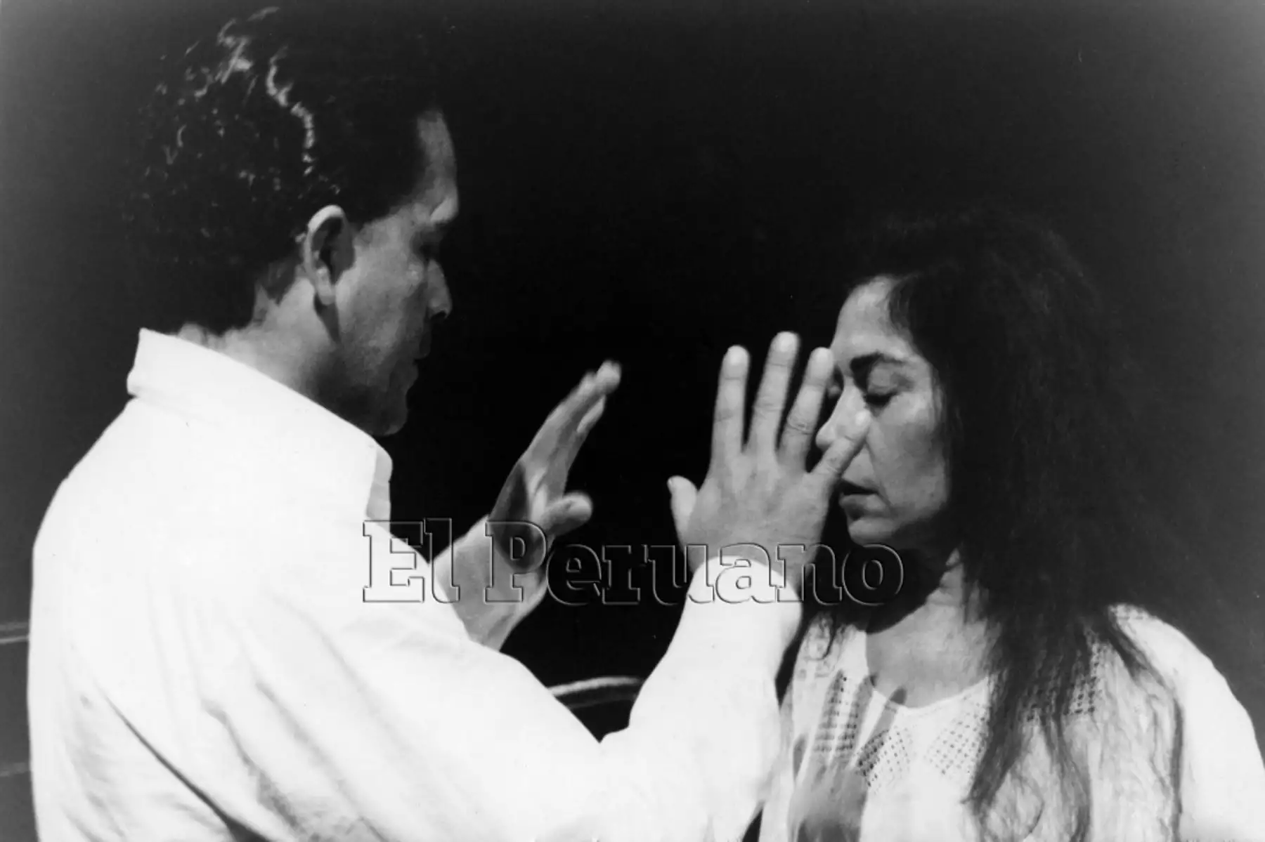 Lima - 24 agosto 1995 / La obra teatral "Serenata", interpretada por los integrantes del Grupo Yuyachkani, Julian vargas y Rebeca Rally y dirigidos por Miguel Rubio.