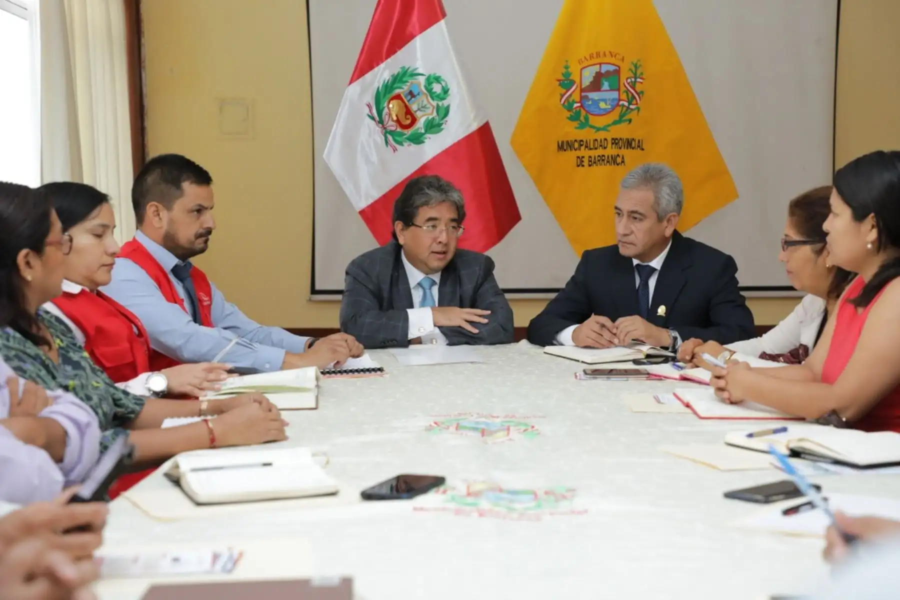 En la provincia limeña de Barranca, el contralor general, Nelson Shack, cumplió el primer día de jornada de supervisión de control gubernamental.