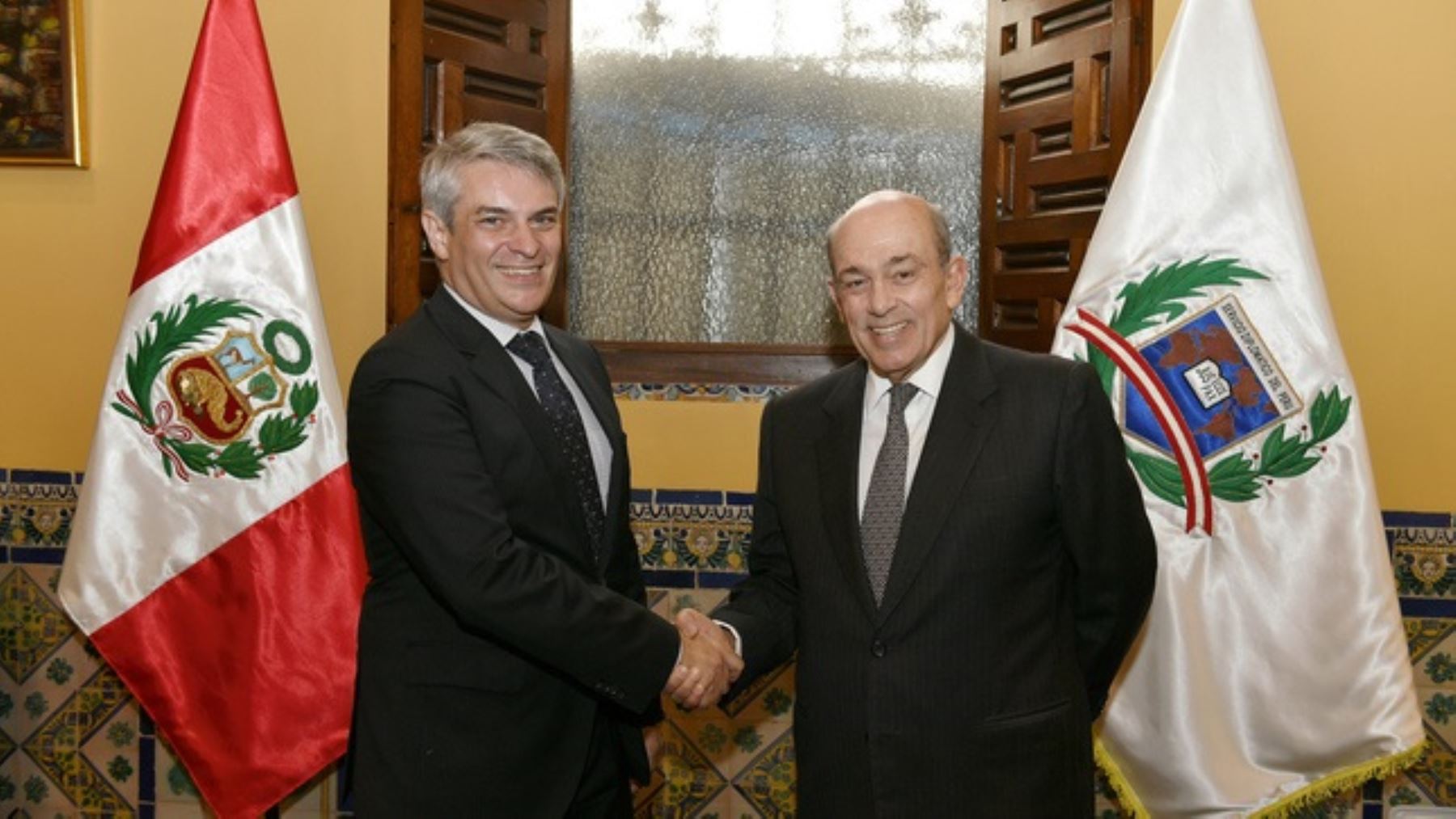 Vicecanciller de Perú, Hugo de Zela; se reunió con su homólogo brasileño Otávio Brandelli.