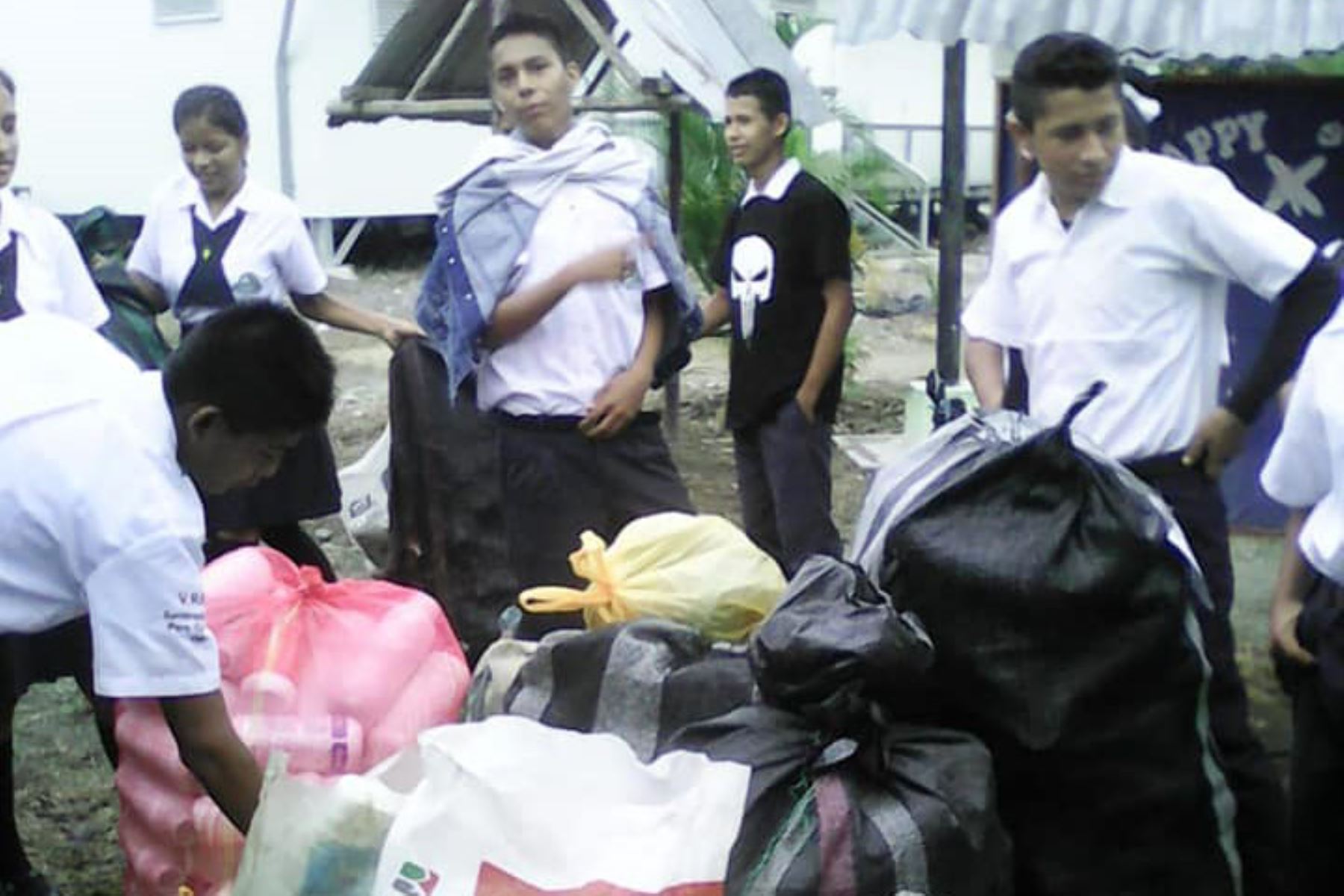 Escolares y agricultores de San Martín recolectan envases de agroquímicos para evitar contaminación de campos de cultivo y cauce de ríos. ANDINA/Difusión