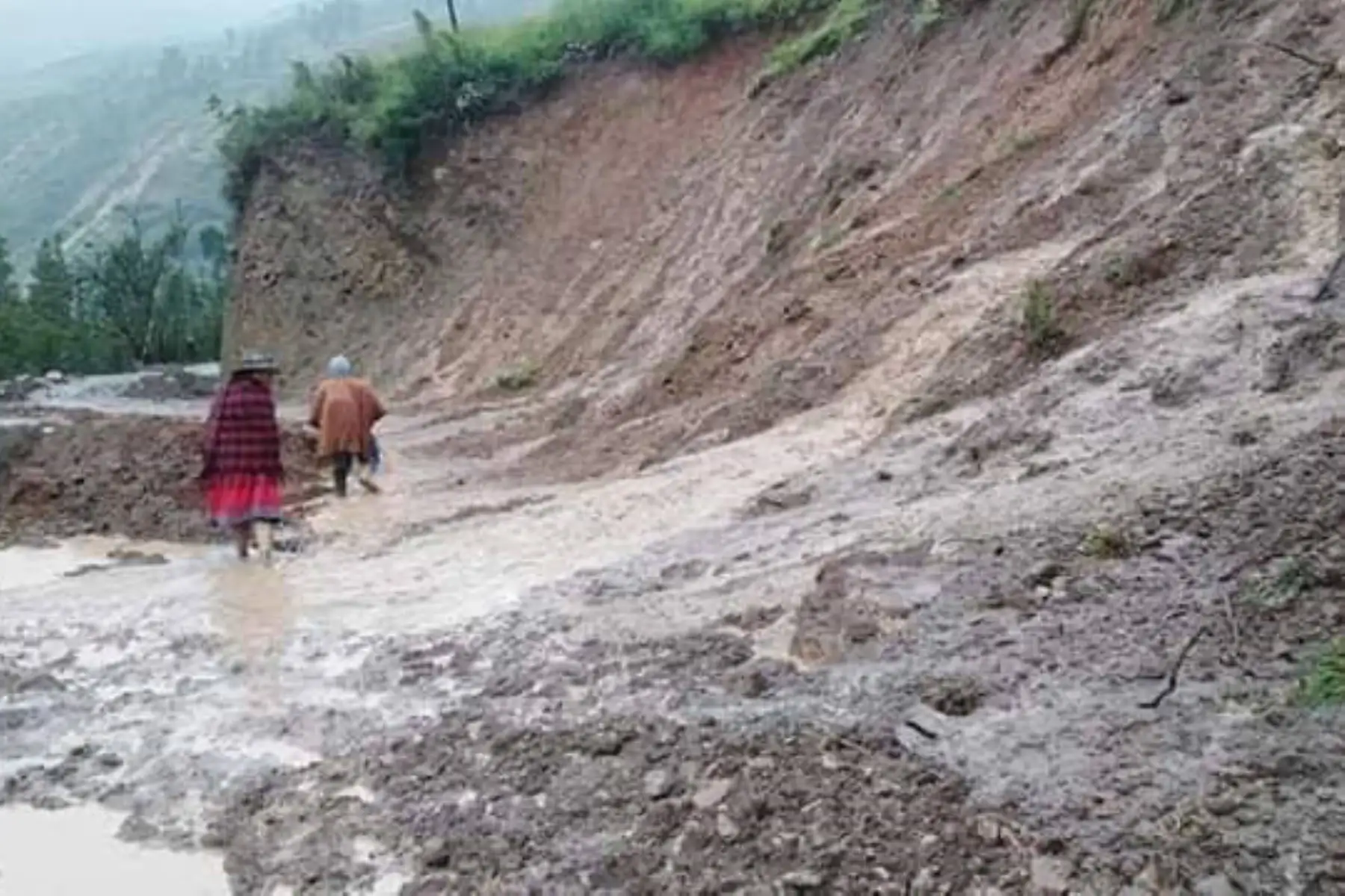 Lluvias en la Sierra podrían ocasionar deslizamientos, huaicos u otro tipo de movimientos en masa, advirtió el Cenepred.