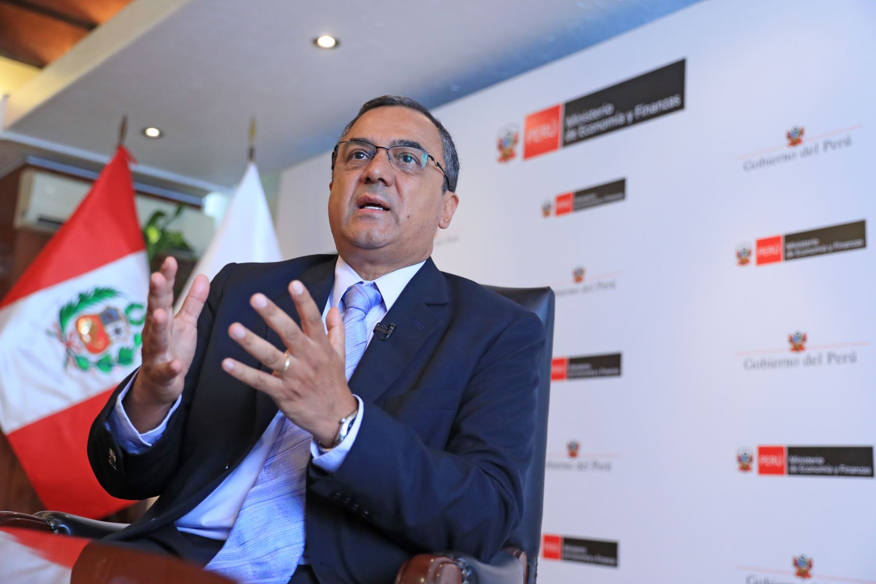 Ministro de Economía y Finanzas, Carlos Oliva. ANDINA/Carlos Lezama