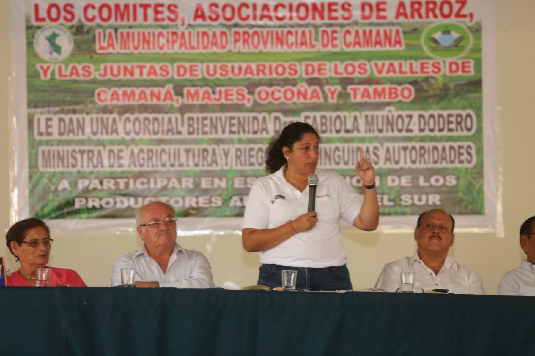 La titular del sector, Fabiola Muñoz, se reunió con productores arroceros y representantes de las juntas de usuarios de Camaná, el valle de Tambo, Ocoña y Majes.