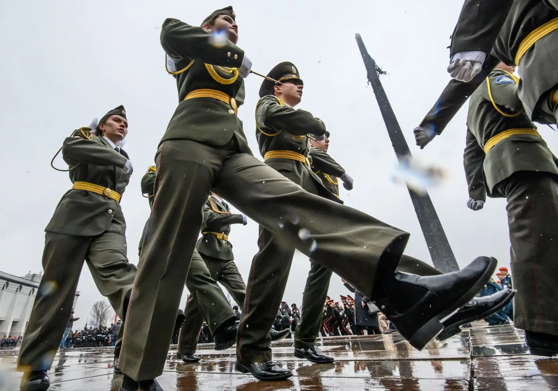 Cadetes rusos marchan durante la reunión anual de escuelas de cadetes en Moscú. Foto: AFP