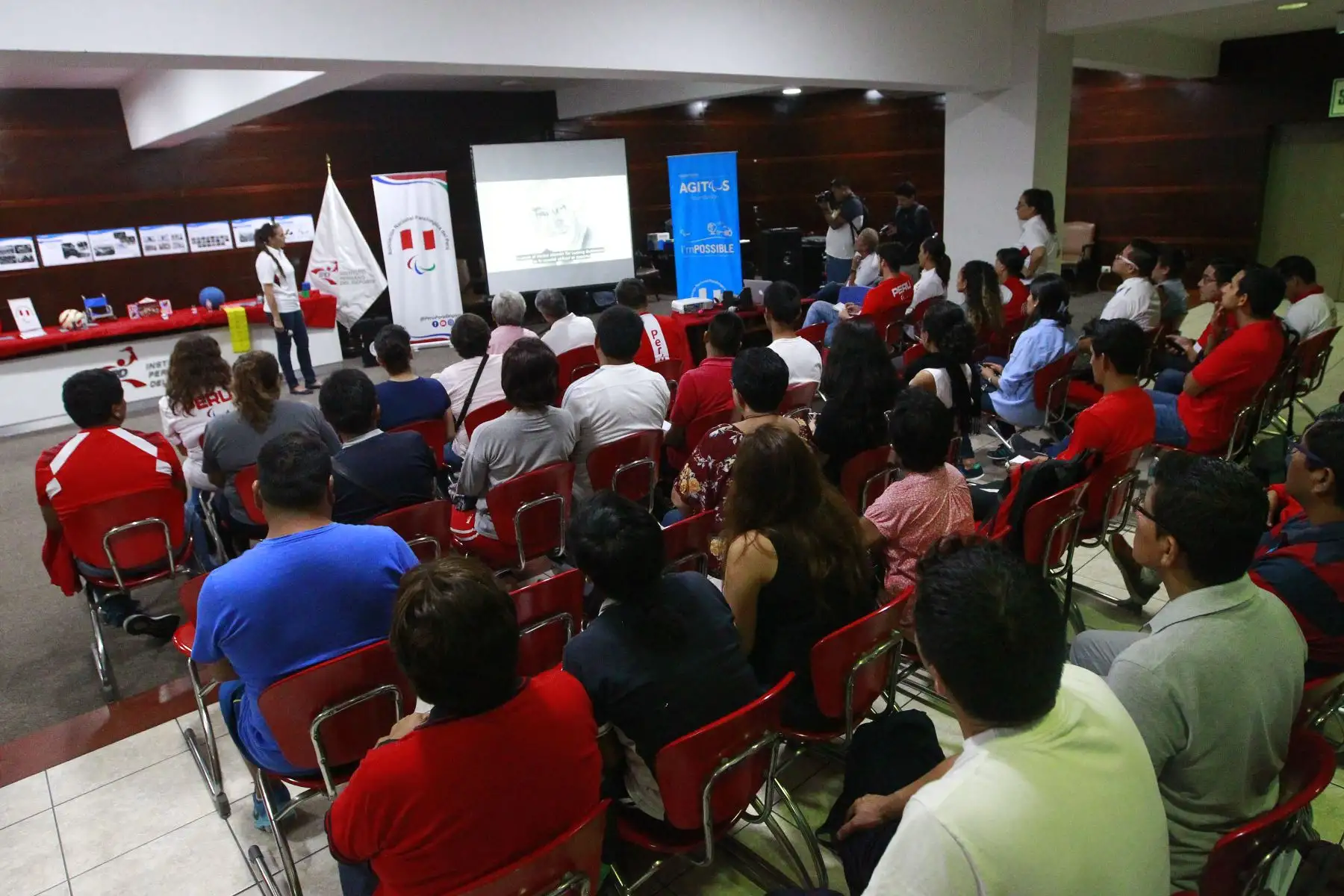 La Asociación Nacional Paralímpica del Perú – ANPPERU realiza el Taller de concientización llamado “I´m POSSIBLE” el cual busca sensibilizar y concientizar a las personas a través de charlas y actividades lúdicas que permitan conocer todo lo referente al Movimiento Paralímpico. Foto: ANDINA/Eddy Ramos