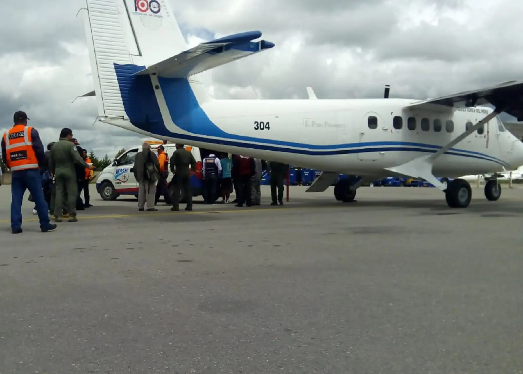 Trasladan ayuda a damnificados a por huaicos en selva central