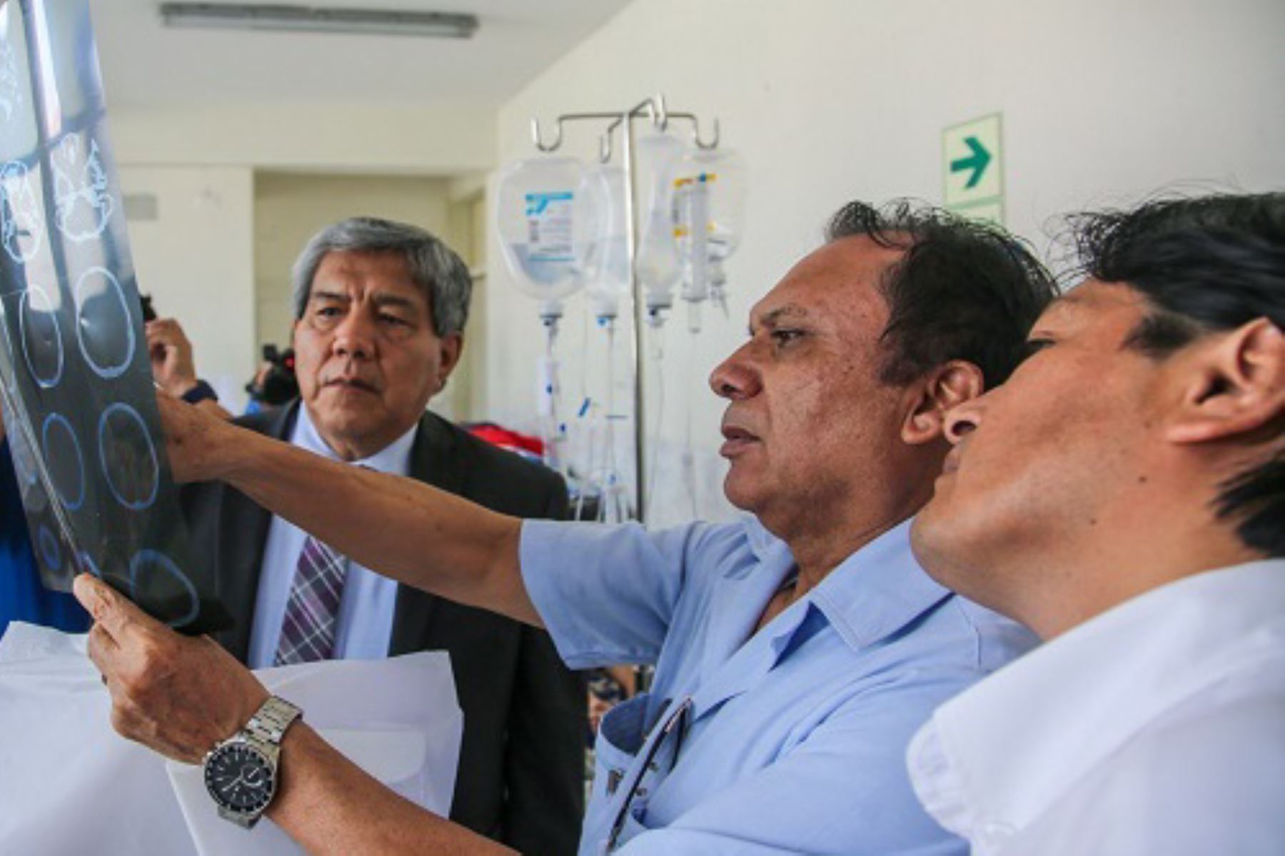El viceministro de Salud Pública, Neptalí Santillán visitó hospitales Belén, Regional y La Noria en Trujillo donde afirmó que las Redes Integradas de Salud (RIS) fortalecerán la atención de la comunidad.