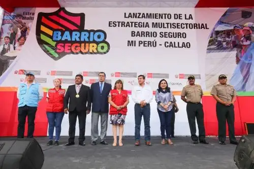 Lanzamiento de la estrategia “Barrio Seguro”, en Mi Perú, con presencia del ministro del Interior, Carlos Morán; de Salud, Zulema Tomás; de la Mujer, Gloria Montenegro y el alcalde de la jurisdicción, Agustín Santamaría Valdera.