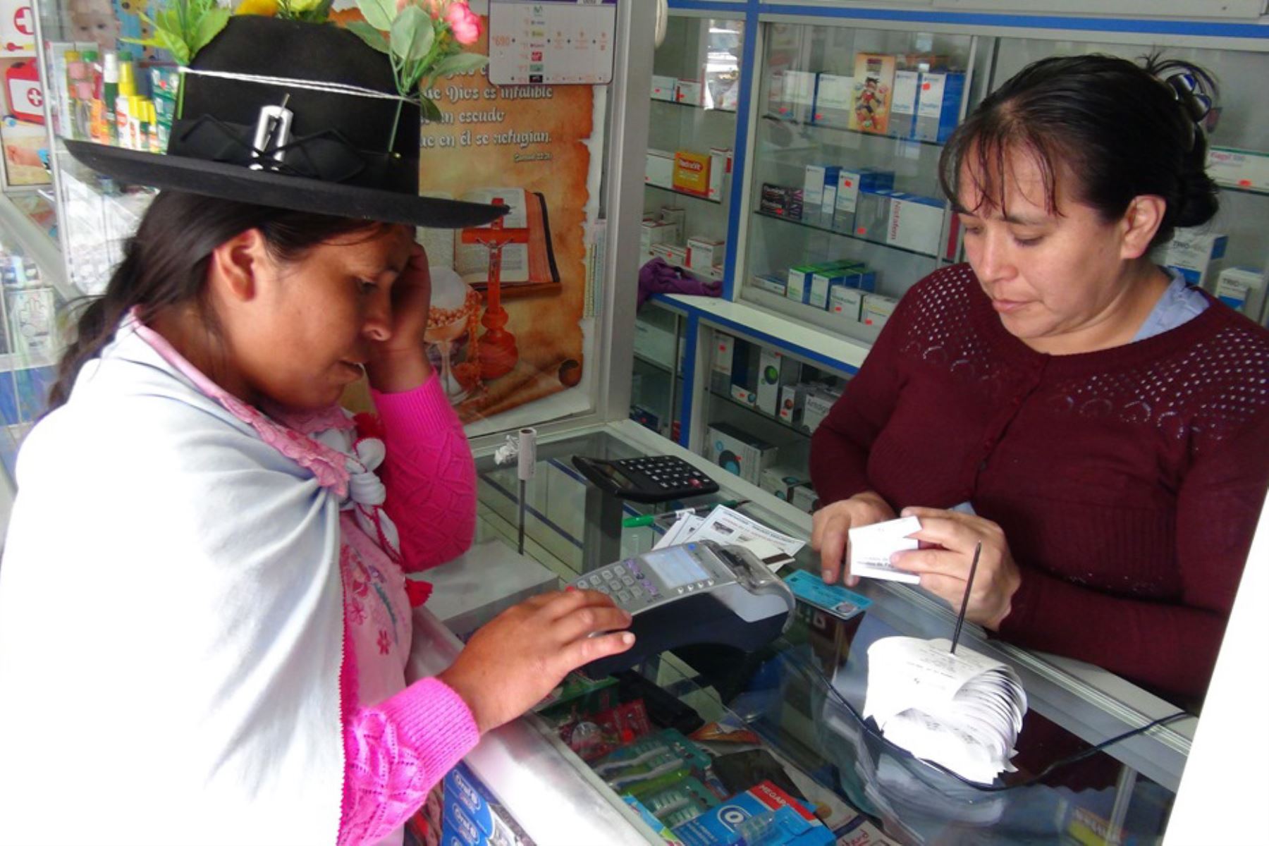 Un total de 10,000 usuarias de Juntos en Huánuco realizarán transacciones financieras por teléfono. ANDINA/Difusión
