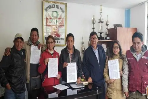 A fin de promover la reforestación con fines de siembra y cosecha de agua de las lluvias en sus respectivos ámbitos, la Dirección Zonal de Agro Rural en la región Junín, suscribió convenios de cooperación interinstitucional con diferentes municipalidades distritales de las provincias de Huancayo, La Concepción y Jauja.