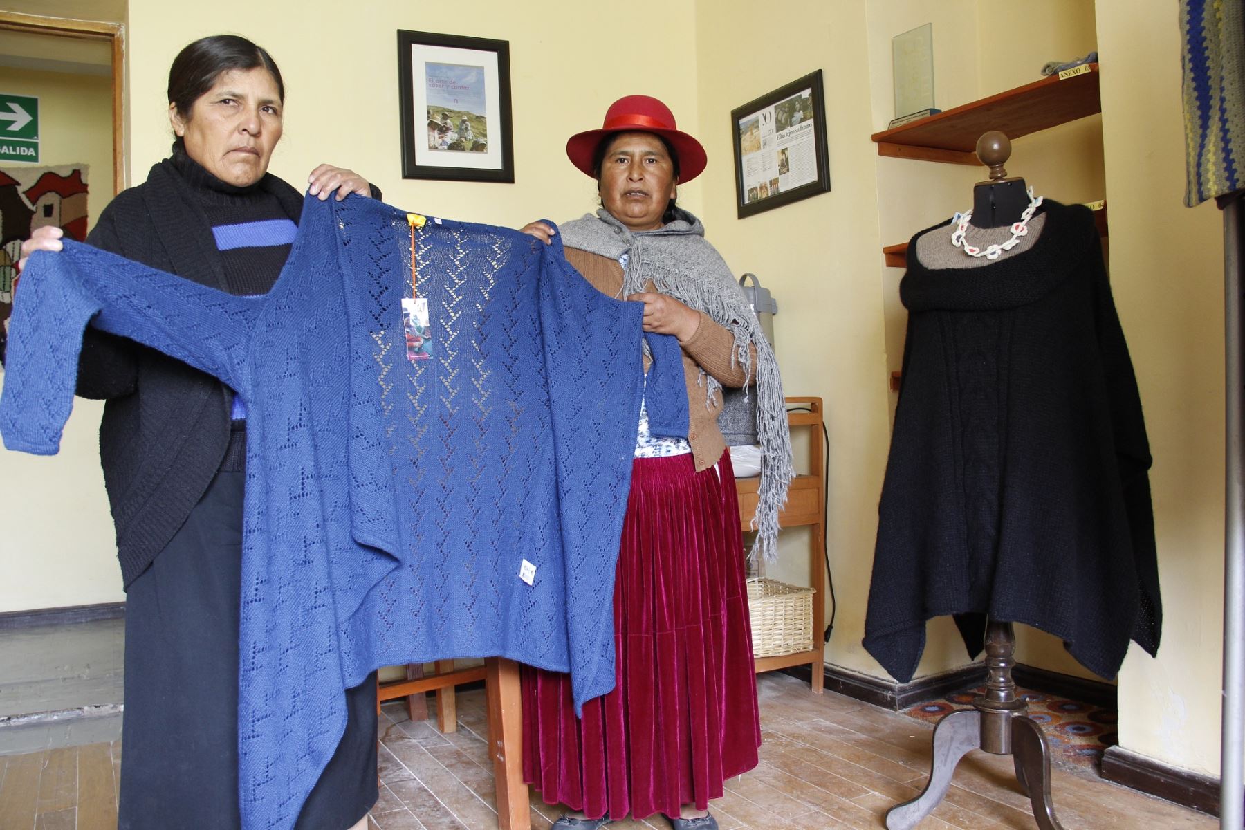 Tejidos hechos a mano elaborados por mujeres artesanas de Puno conquistan mercados de América y Europa. ANDINA