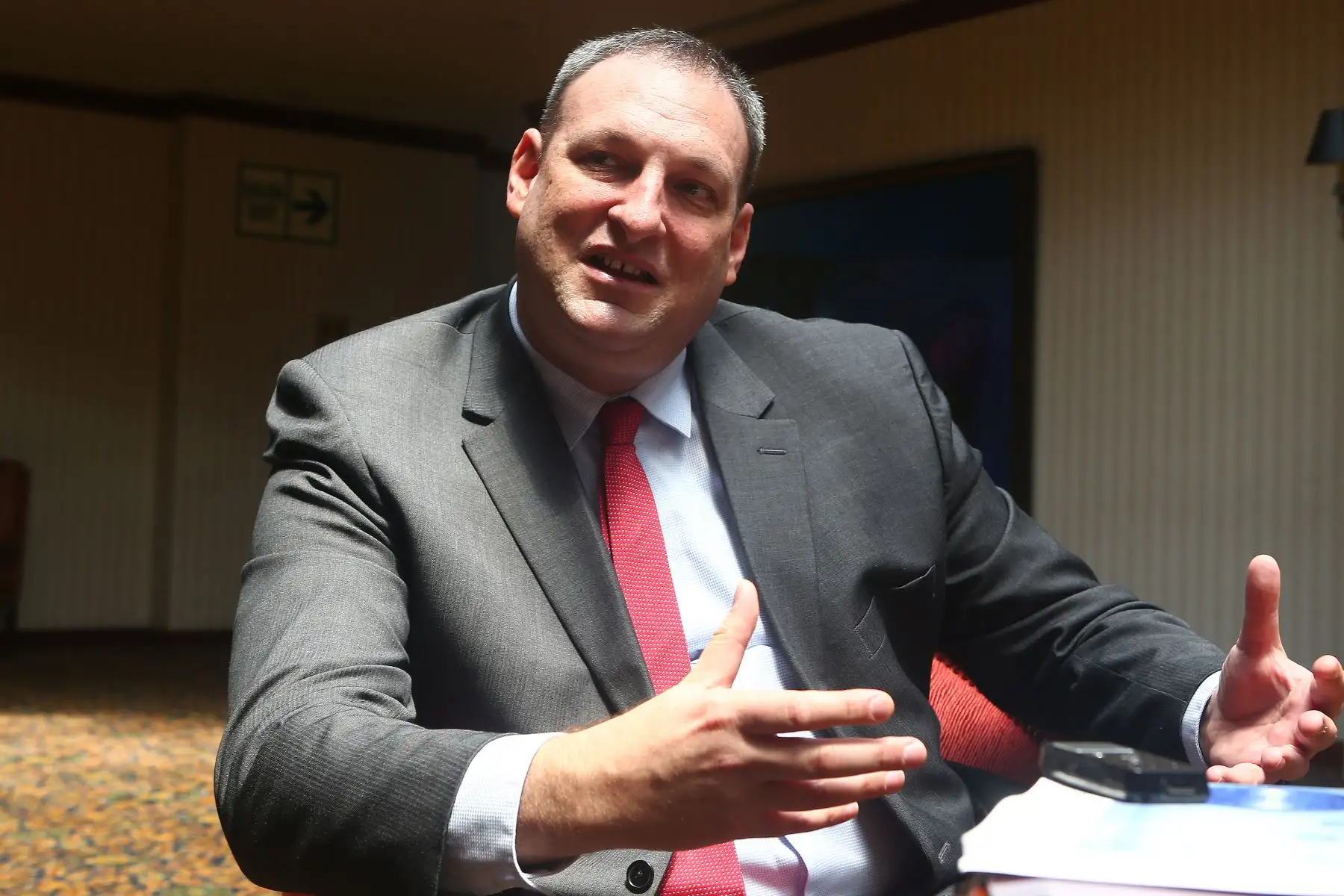 Presidente del consejo directivo del Osinergmin, Daniel Schmerler. ANDINA/Héctor Vinces