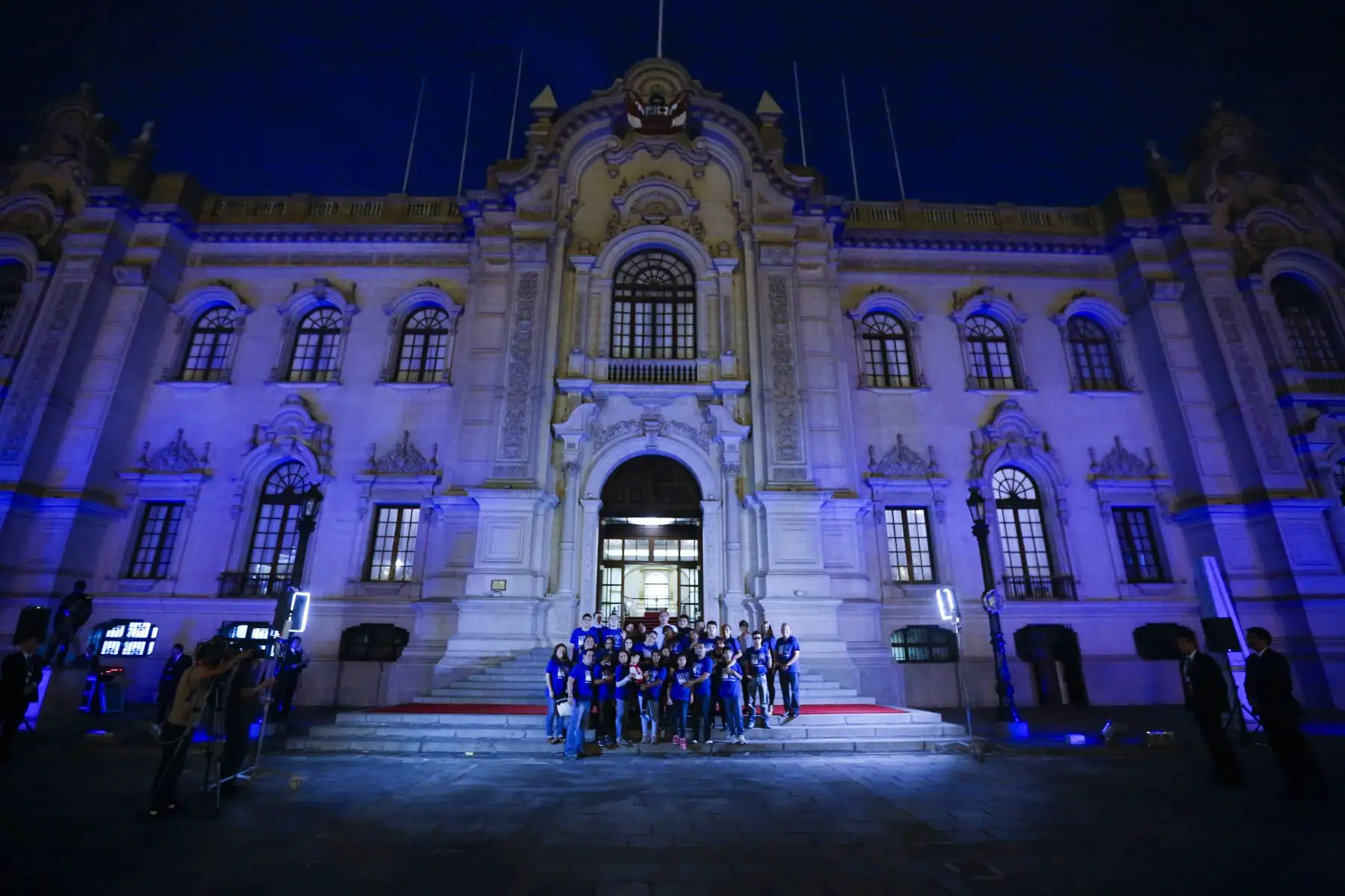 Jefe de Estado preside ceremonia de encendido de la luz azul de la fachada de Palacio de Gobierno en el marco del Día Mundial de Concienciación sobre el Autismo. Foto: ANDINA/Presidencia