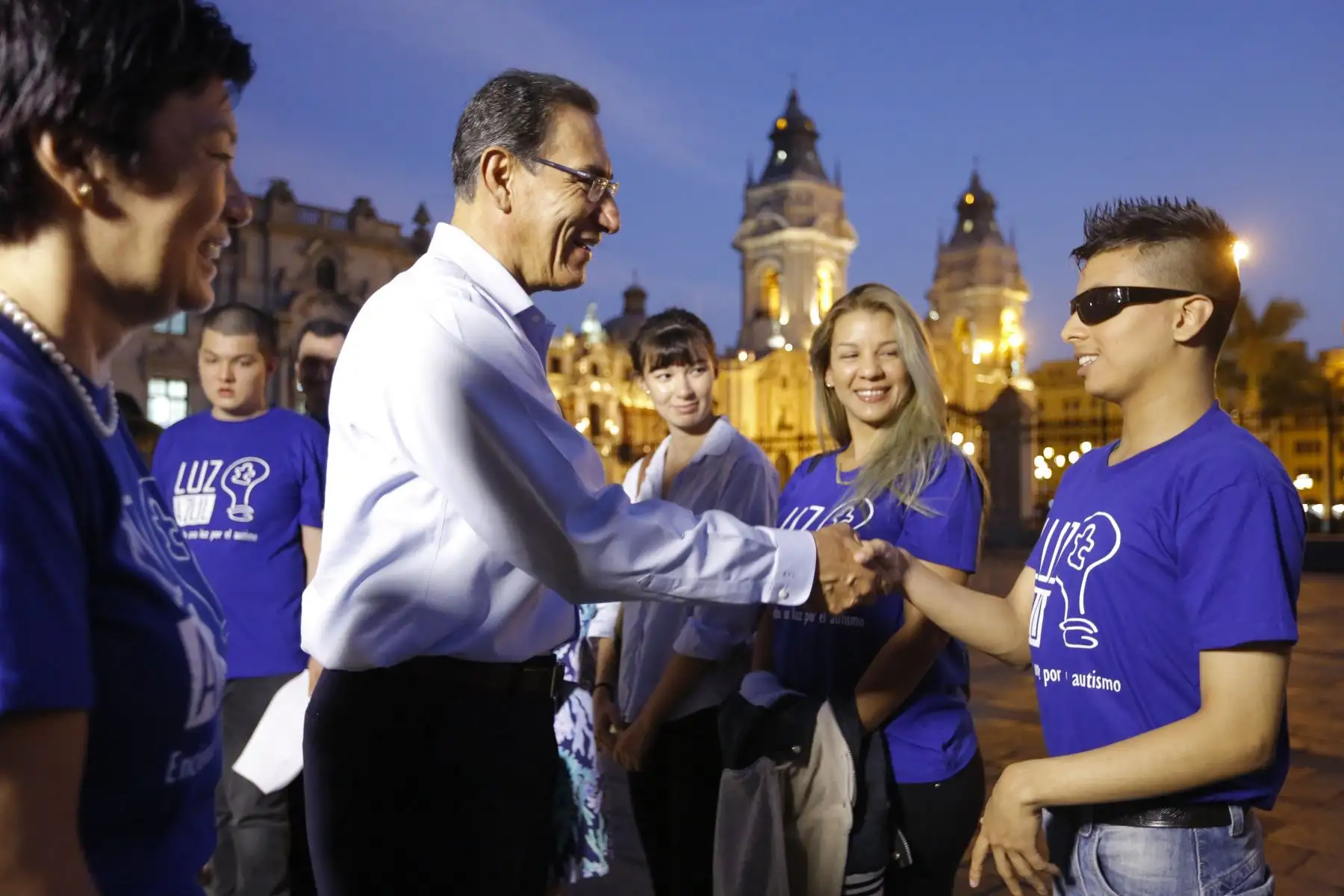 Jefe de Estado preside ceremonia de encendido de luz azul de la fachada de Palacio de Gobierno en el marco del Día Mundial de Concienciación sobre el Autismo. Foto: ANDINA/Presidencia