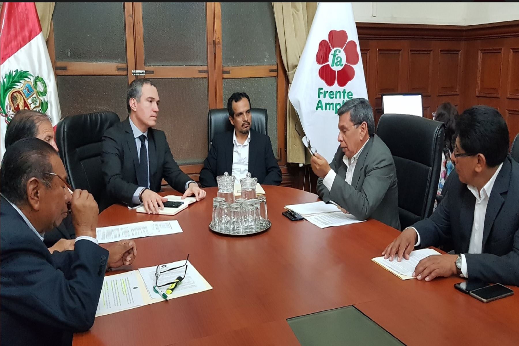 Del Solar se reunió con congresistas de APP, Nuevo Perú, Apra y Frente Amplio