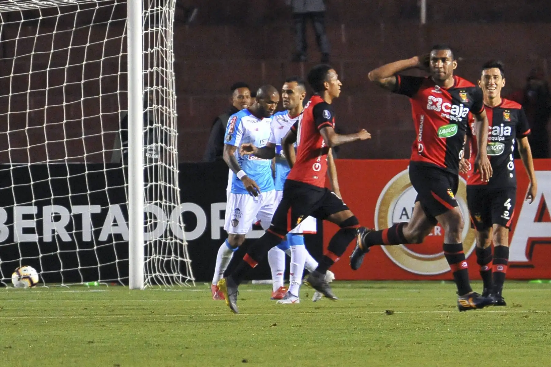 Melgar Giancarlo Carmona del Melgar celebra después de anotar contra Junior de Colombia durante su partido de fútbol de la Copa Libertadores 2019 en el Estadio UNSA. Foto: AFP