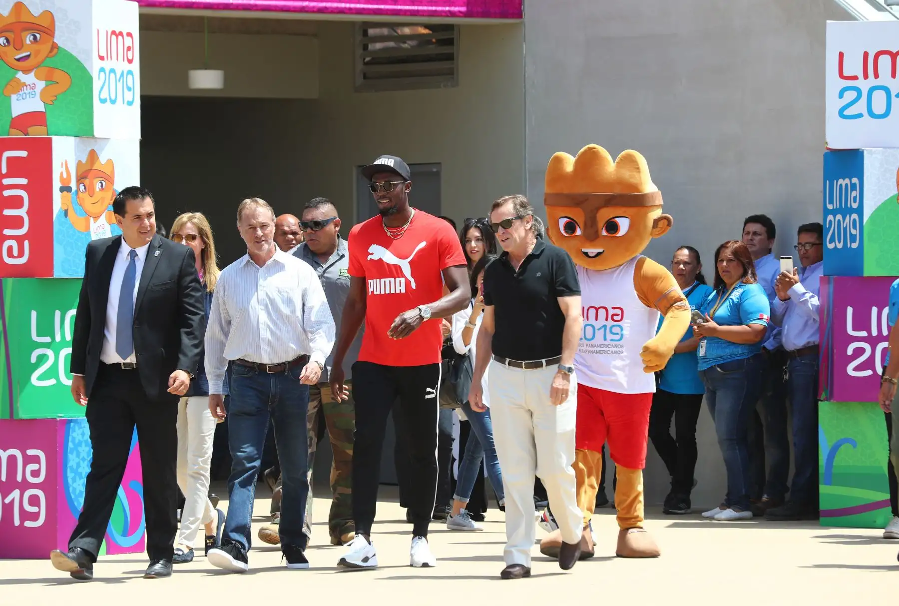 Usain Bolt dejó su huella en la nueva pista atlética de la Videna. Foto: ANDINA/Norman Cordova Usain Bolt dejó su huella en la nueva pista atlética de la Videna. Foto: ANDINA/Norman Cordova