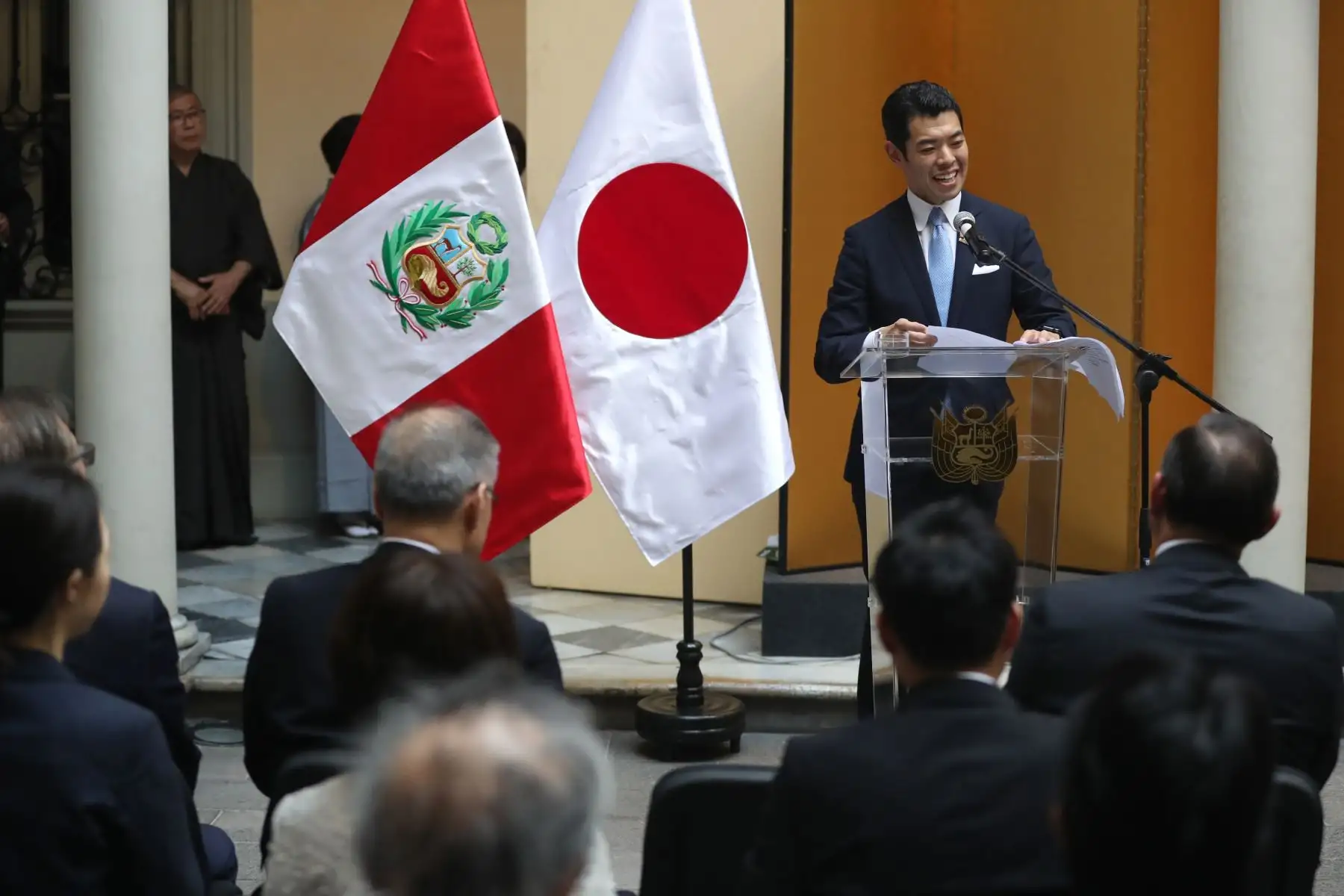Canciller Néstor Popolizio acompañado del Viceministro de Asuntos Exteriores del Japón, Kiyoto Tsuji, participan de la ceremonia del Día de la Amistad Perú - Japón al cumplirse los 120 años de migración japonesa.  Foto: ANDINA/Melina Mejía