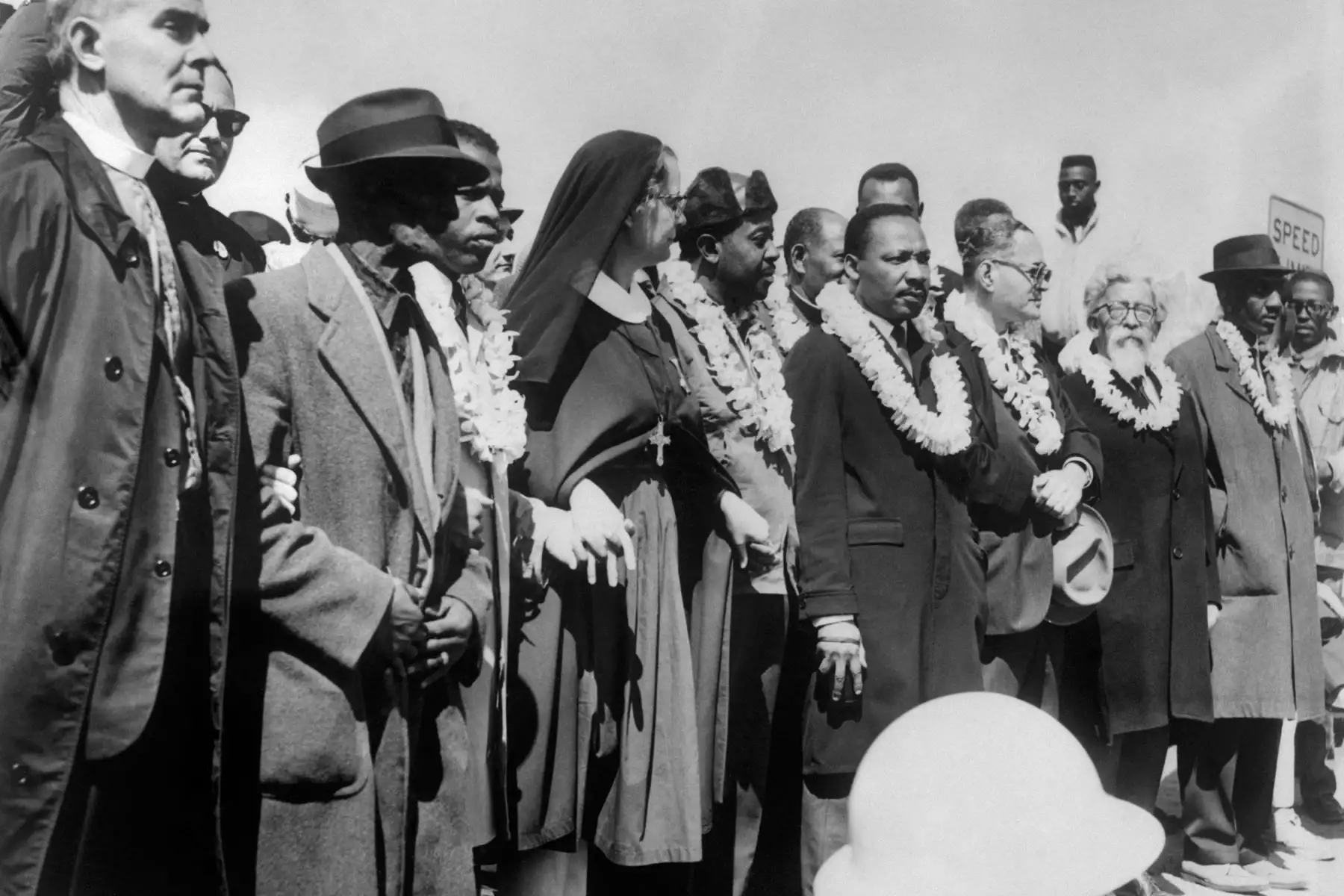Manifestantes dirigidos por el Dr. Martin Luther King se dirigen a Montgomery el 22 de marzo de 1965.Foto: AFP Manifestantes dirigidos por el Dr. Martin Luther King se dirigen a Montgomery el 22 de marzo de 1965.Foto: AFP