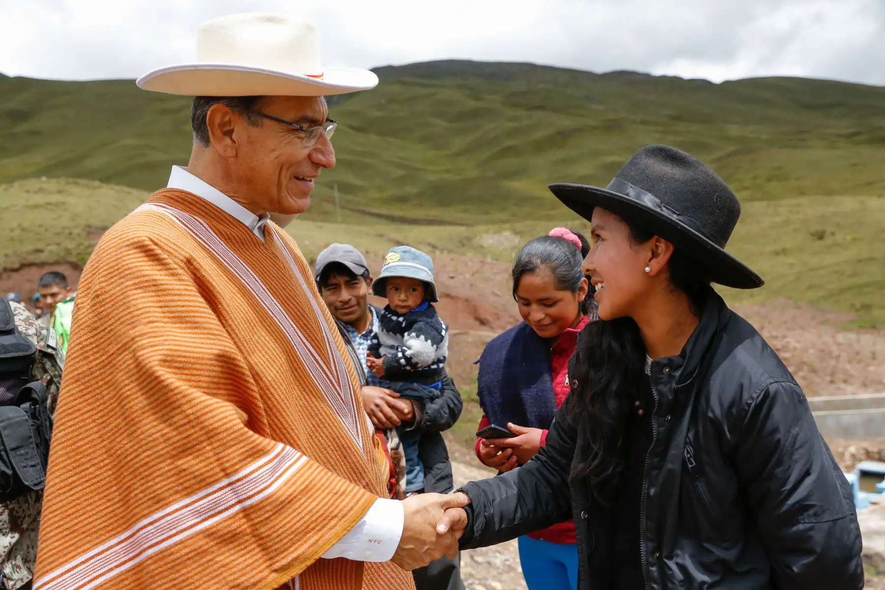 Jefe de Estado supervisa el funcionamiento del sistema de riego de La Playa en las comunidades campesinas de Sacsay y Llama, en Huayllabamba (Ancash). Foto:ANDINA/Prensa Presidencia
