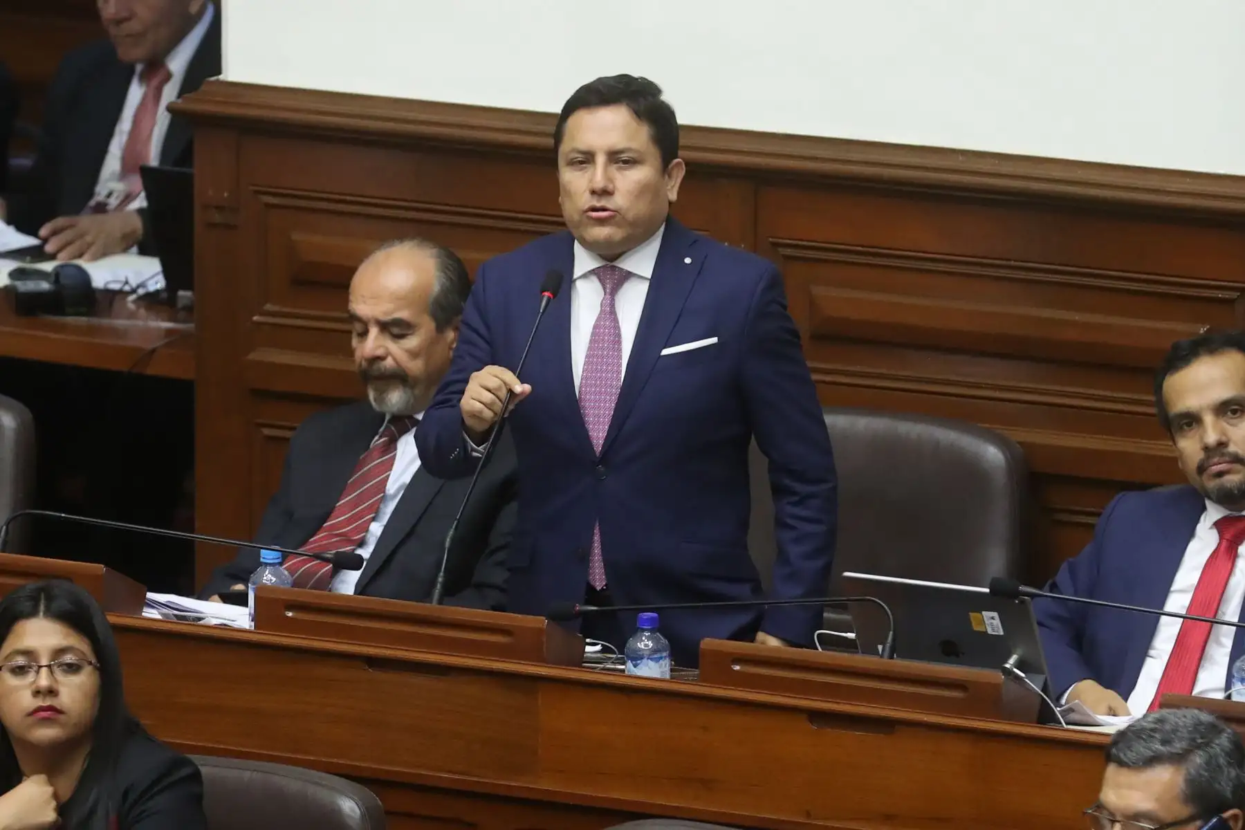 Intervención del congresista Elías Rodríguez durante el debate del voto de confianza.

Foto: ANDINA/Juan Carlos Guzmán Negrini.