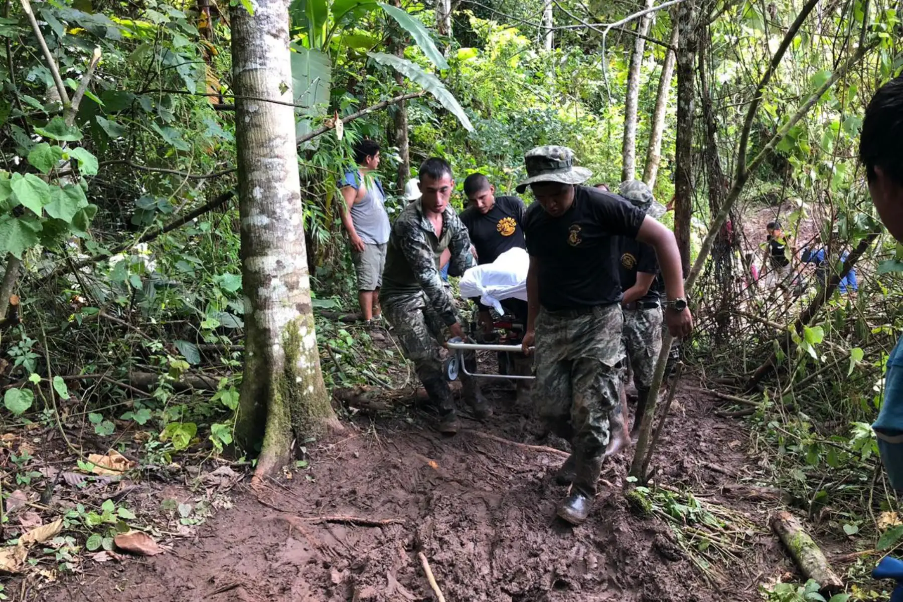 Acciones militares de apoyo humanitario de la brigada Pedro Ruiz Gallo de la Merced, frente a desastres naturales producidos en su zona de responsabilidad. Foto: ANDINA/Difusión