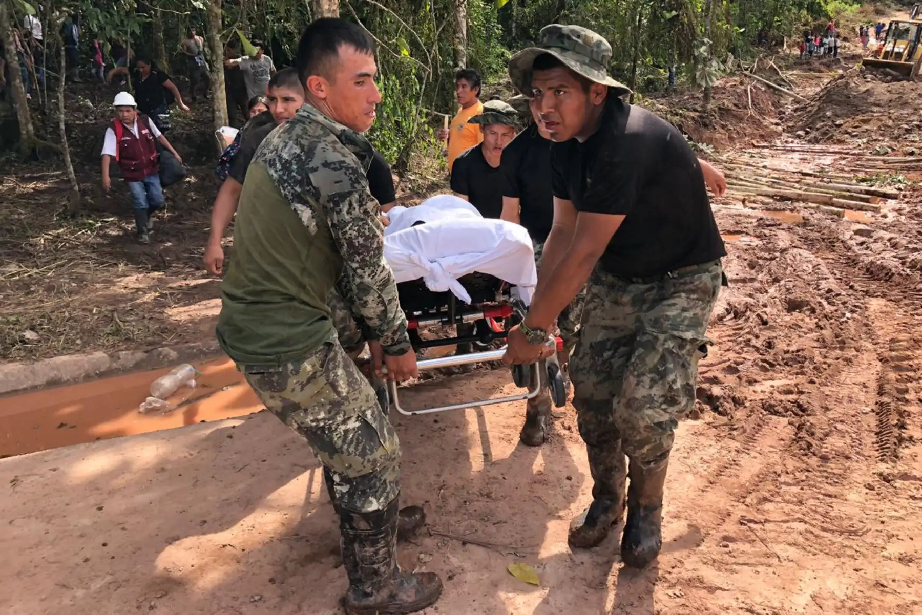 Acciones militares de apoyo humanitario de la brigada Pedro Ruiz Gallo de la Merced, frente a desastres naturales producidos en su zona de responsabilidad. Foto: ANDINA/Difusión