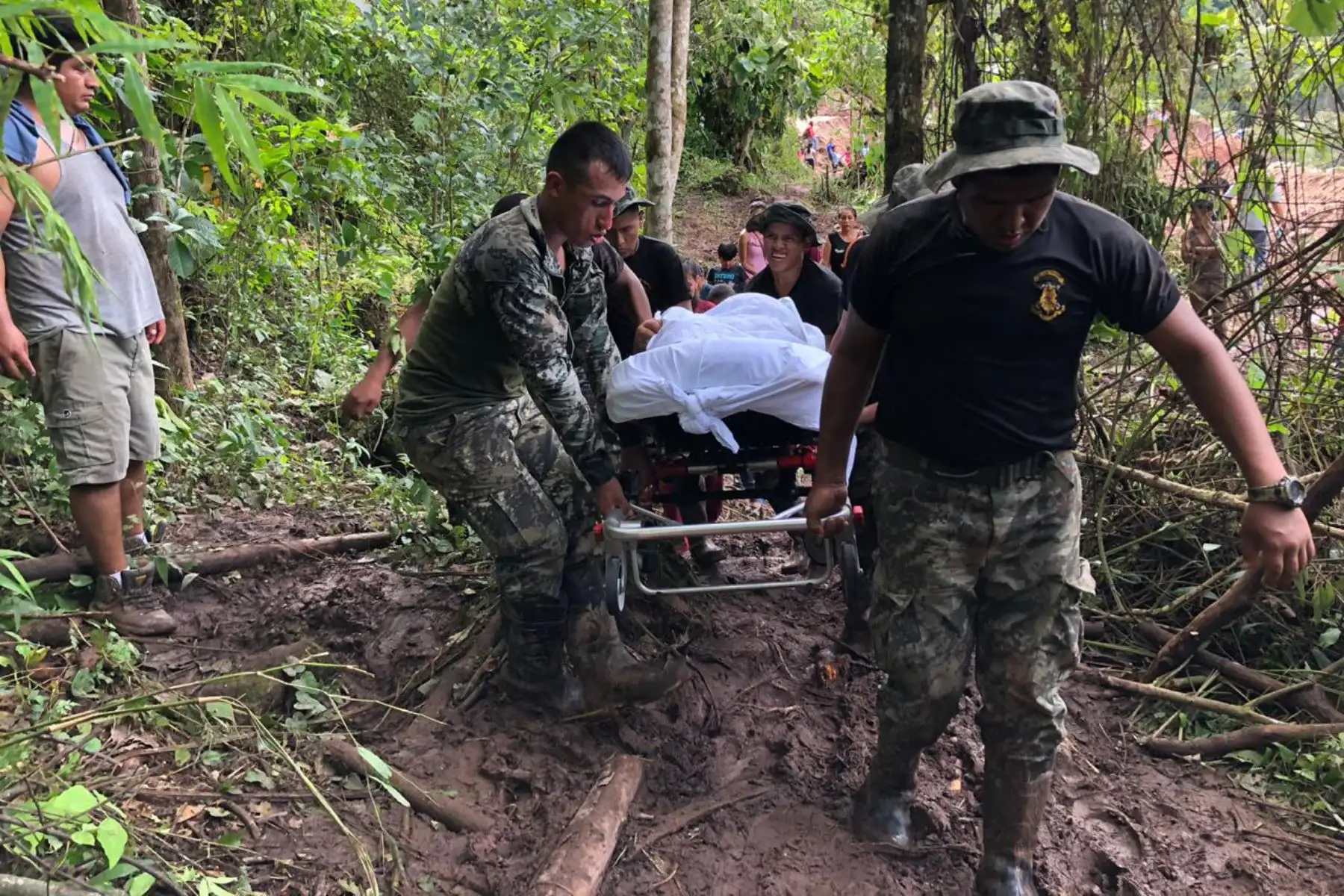Acciones militares de apoyo humanitario de la brigada Pedro Ruiz Gallo de la Merced, frente a desastres naturales producidos en su zona de responsabilidad. Foto: ANDINA/Difusión