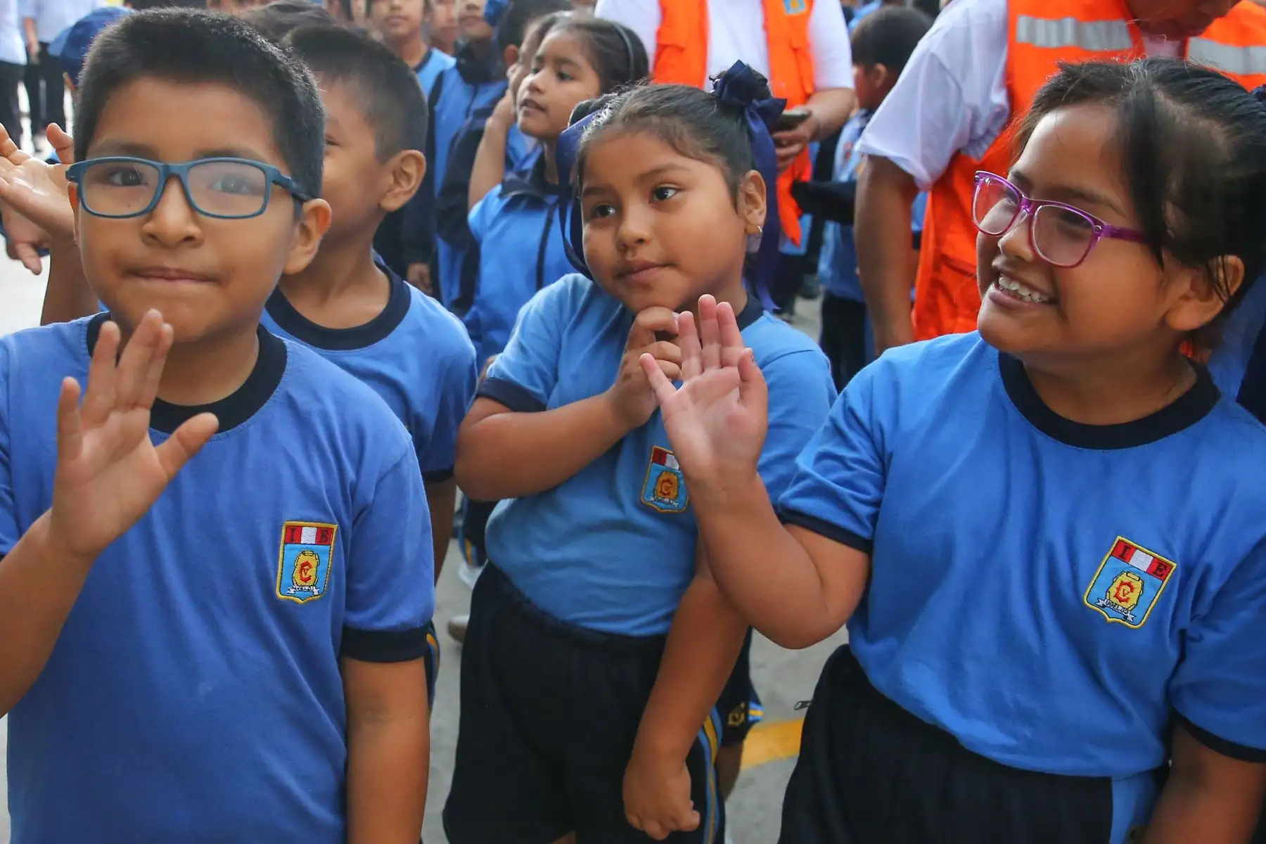 Las ministras de Desarrollo e Inclusión Social, Paola Bustamante y de Educación, Flor Pablo, participan en  la campaña de la lucha contra la anemia en los niños. Foto: ANDINA/Vidal Tarqui