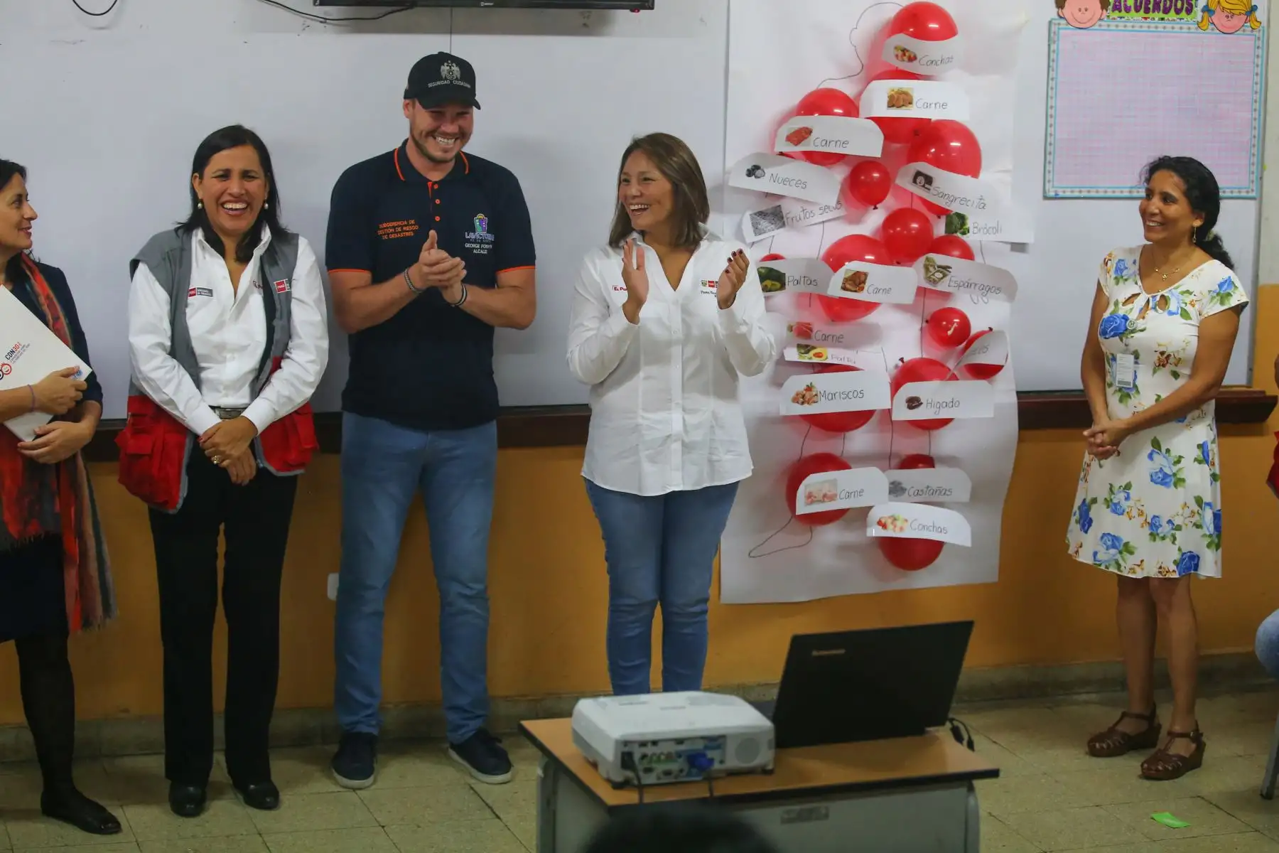 Las ministras de Desarrollo e Inclusión Social, Paola Bustamante y de Educación, Flor Pablo, participan en  la campaña de la lucha contra la anemia en los niños. Foto: ANDINA/Vidal Tarqui