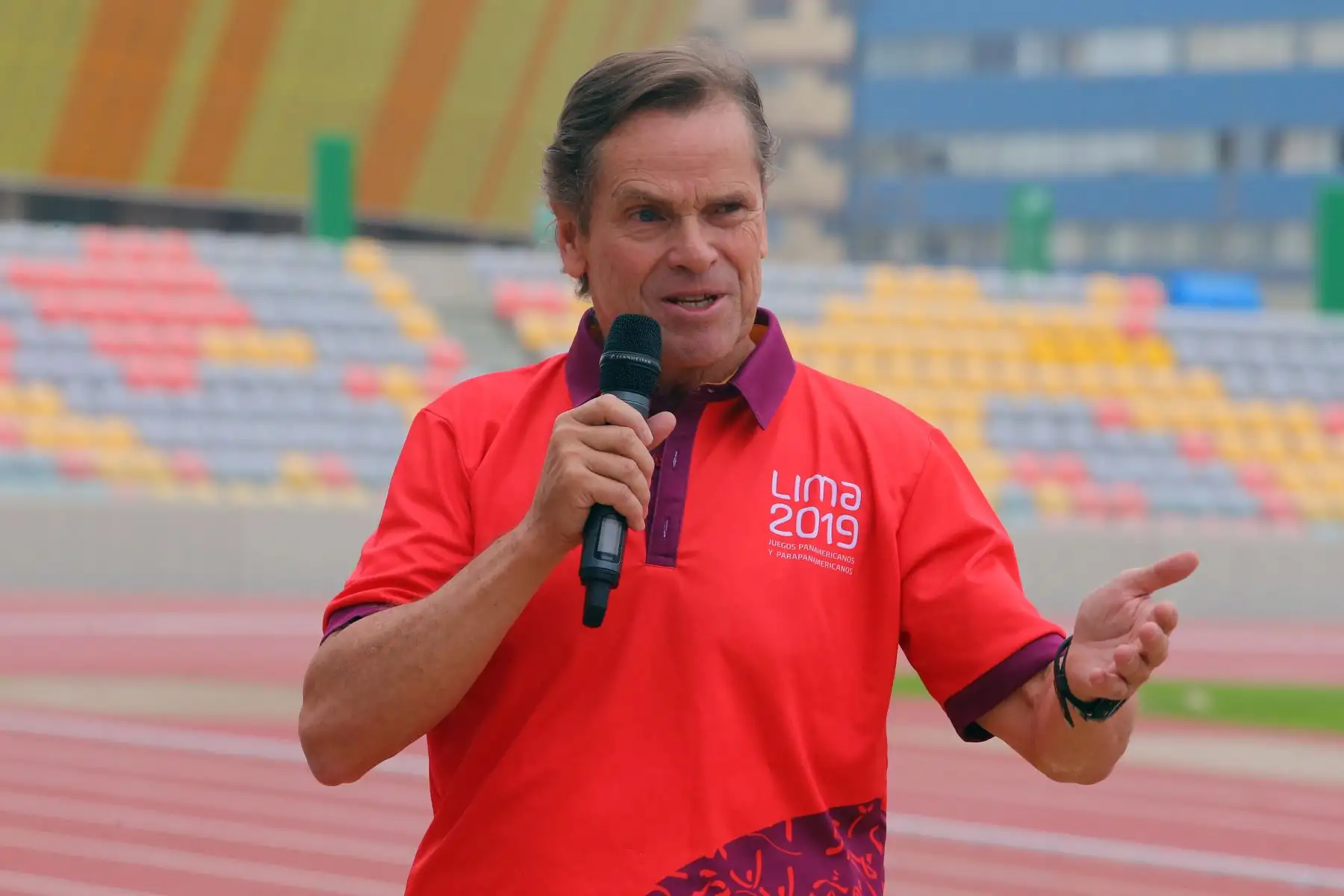 Carlos Neuhaus, Director Ejecutivo de Lima 2019 entregó el estadio Atlético a la Federación de Atletismo Foto: ANDINA/Vidal Tarqui