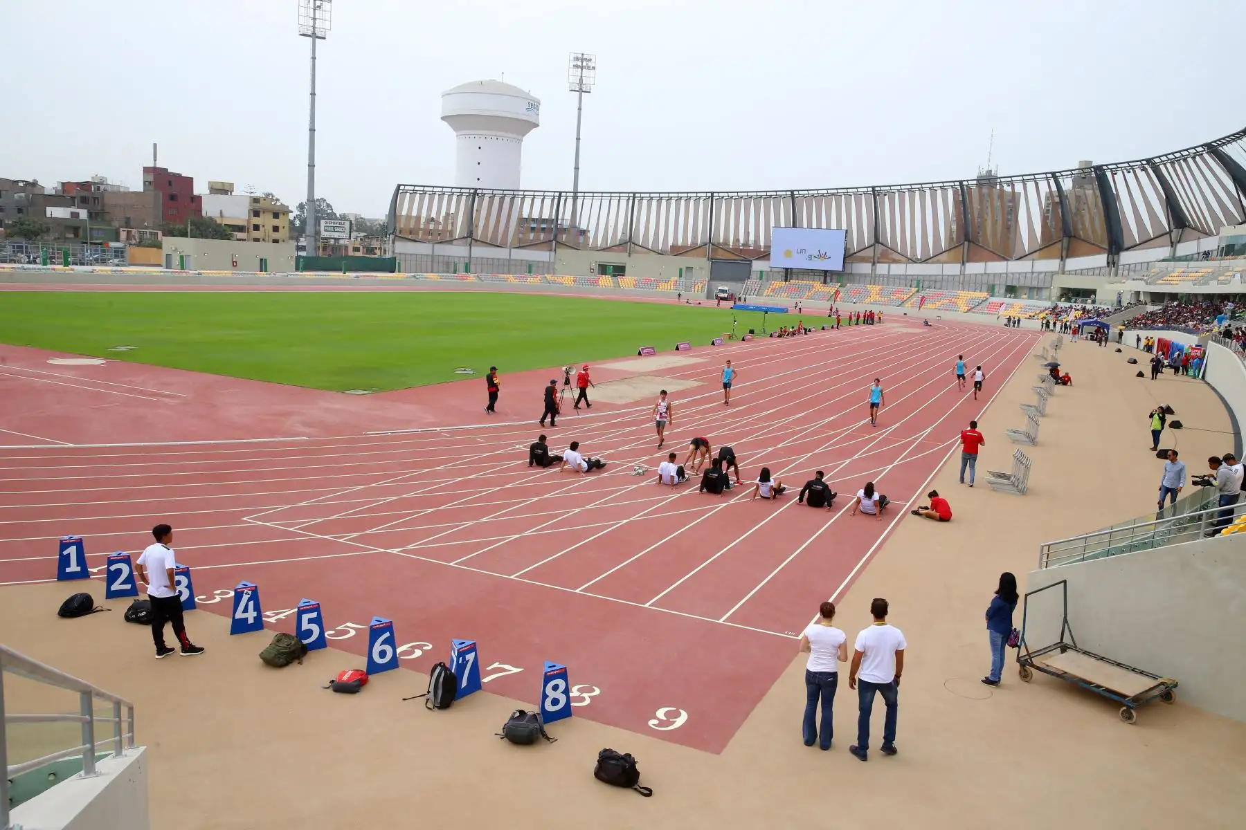 Entrega a la Federación Peruana de Atletismo y a la Asociación Nacional Paralímpica del Perú las pistas atléticas de la VIDENA para el entrenamiento de los deportistas para los Panamericanos y Parapanamericanos Lima 2019. Foto: ANDINA/ Vidal Tarqui