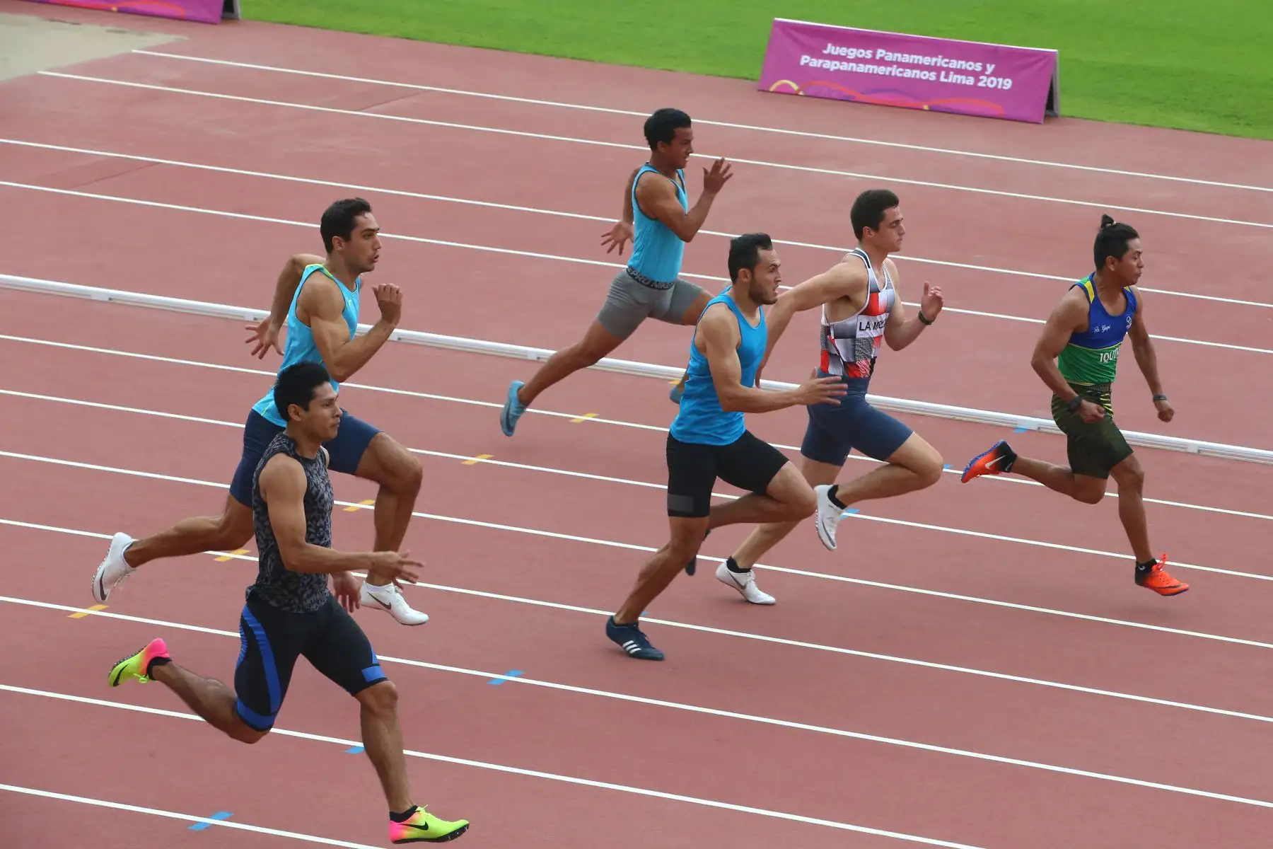 Entrega a la Federación Peruana de Atletismo y a la Asociación Nacional Paralímpica del Perú las pistas atléticas de la VIDENA para el entrenamiento de los deportistas para los Panamericanos y Parapanamericanos Lima 2019. Foto: ANDINA/ Vidal Tarqui