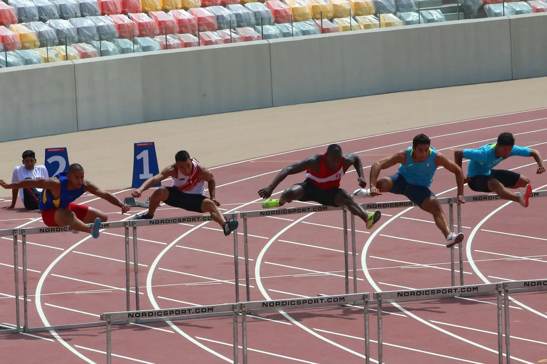Entrega a la Federación Peruana de Atletismo y a la Asociación Nacional Paralímpica del Perú las pistas atléticas de la VIDENA para el entrenamiento de los deportistas para los Panamericanos y Parapanamericanos Lima 2019. Foto: ANDINA/ Vidal Tarqui