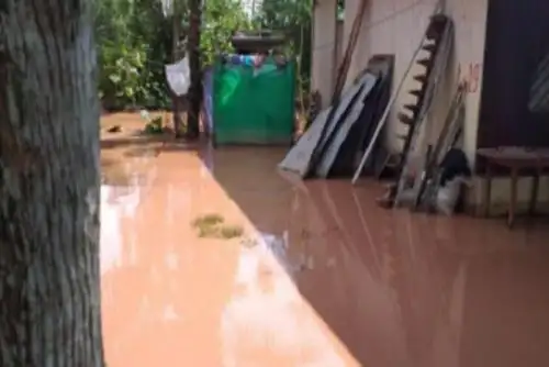 Las familias afectadas por la emergencia que ocurrió en la víspera, pernoctan en viviendas de vecinos y parientes.ANDINA/Difusión